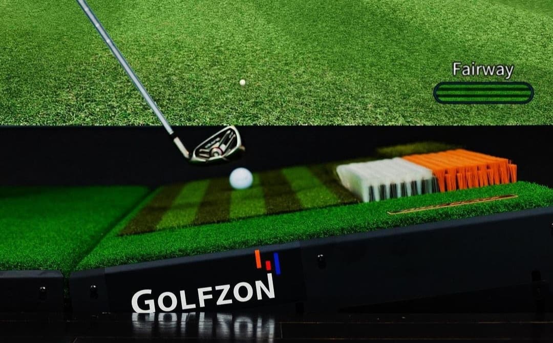 Golfzon South Indoor Virtual Golf Lounge - Image 9