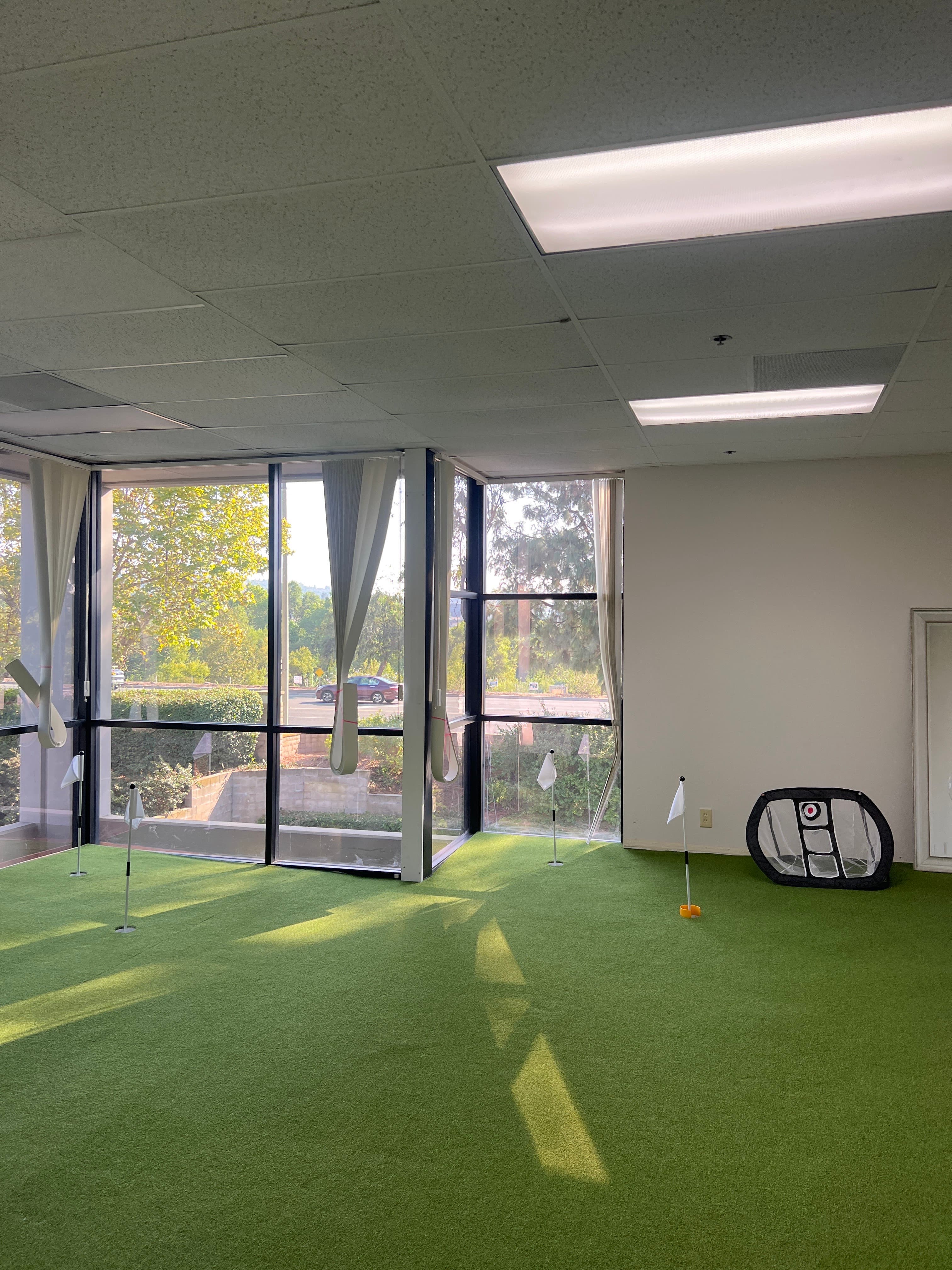 GOLFi Indoor Golf Center - Image 4