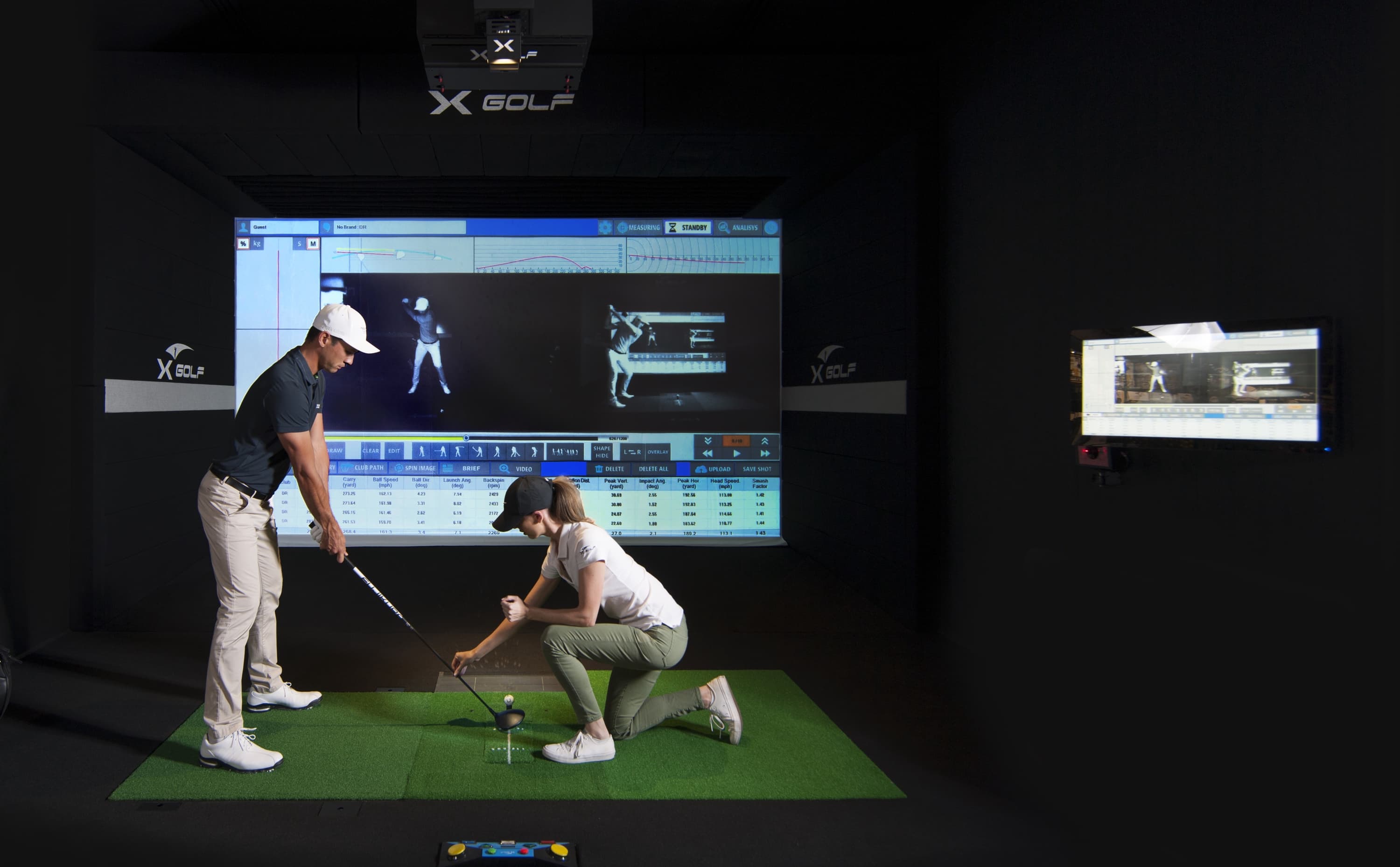 X Golf Wayland: Indoor Golf Simulator & Virtual Golfing - Image 2