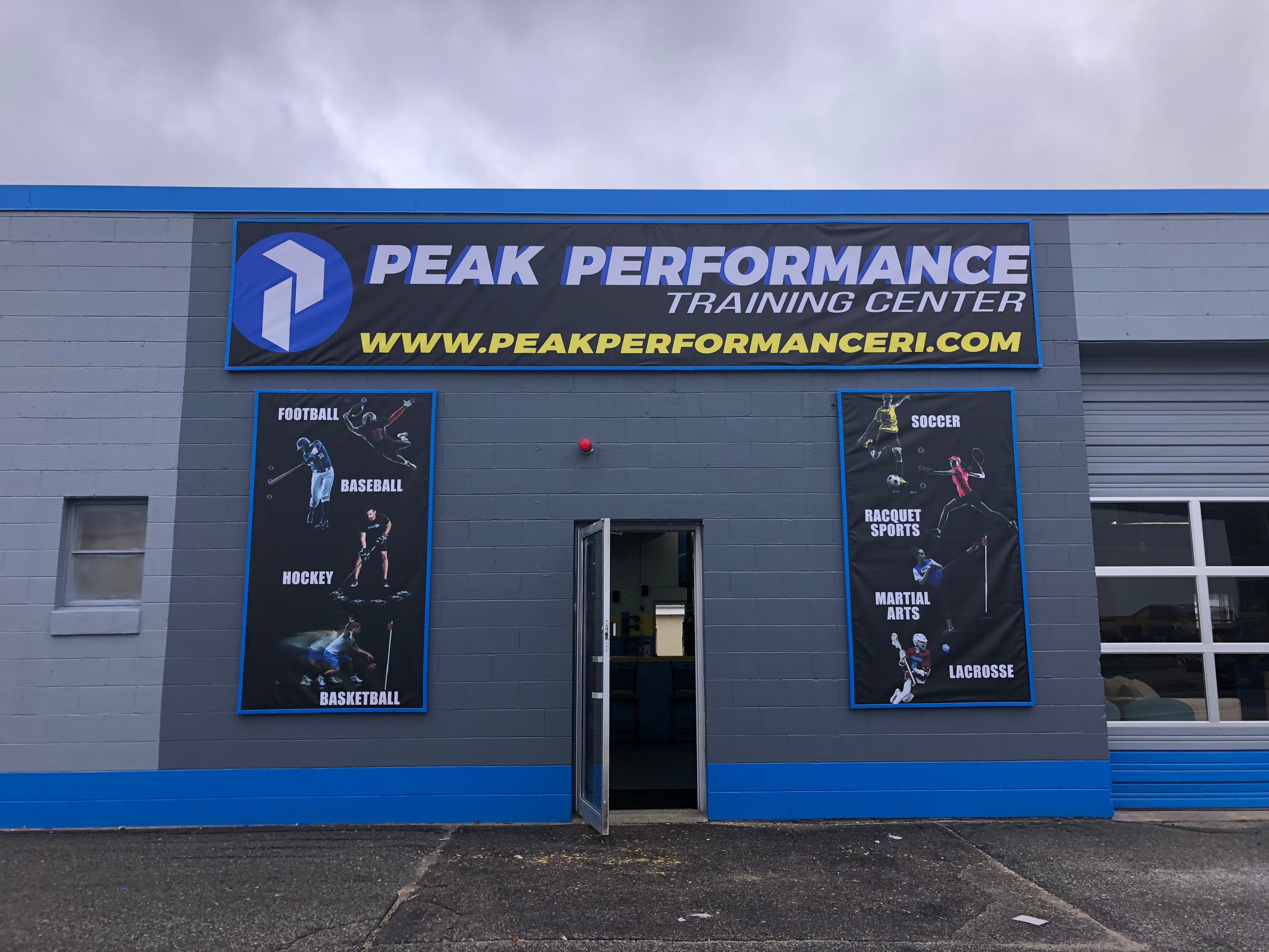 Airport Golf Simulator - Image 3