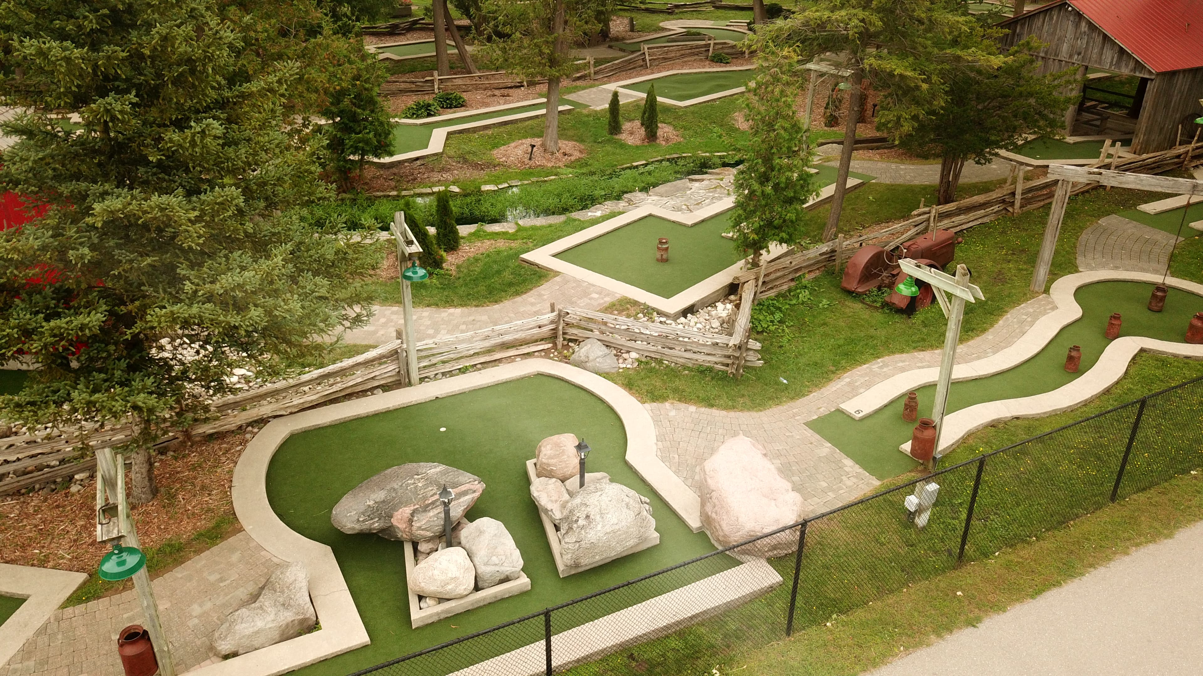 Hole-in-Fun Mini Golf - Image 10