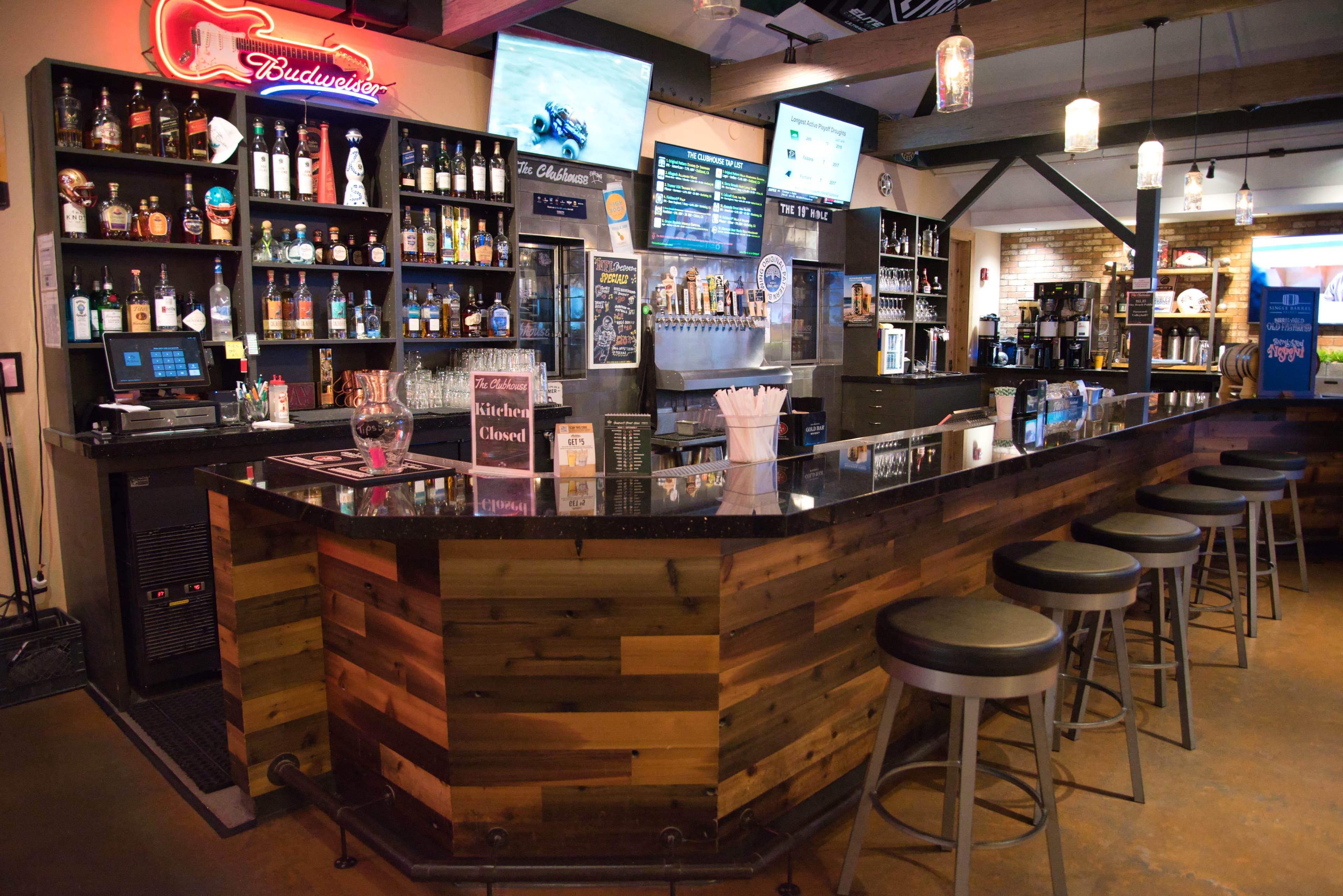 The Fremont Clubhouse Sportsbar, Golf Club, and Event Center - Image 5