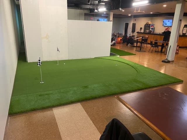 Custom Indoor Golf Simulators - Image 2