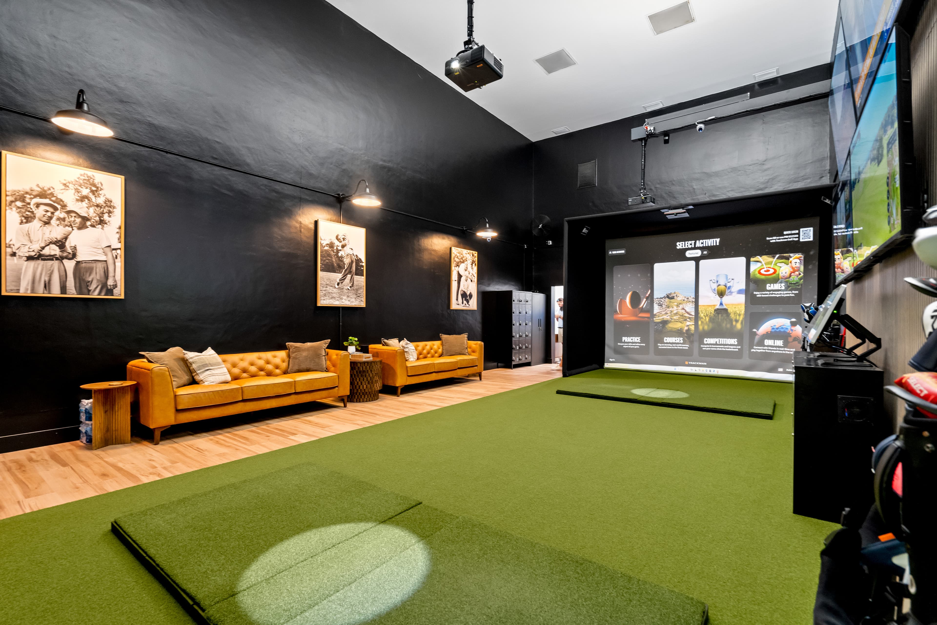 Palm + Par Indoor Golf Club - Image 2