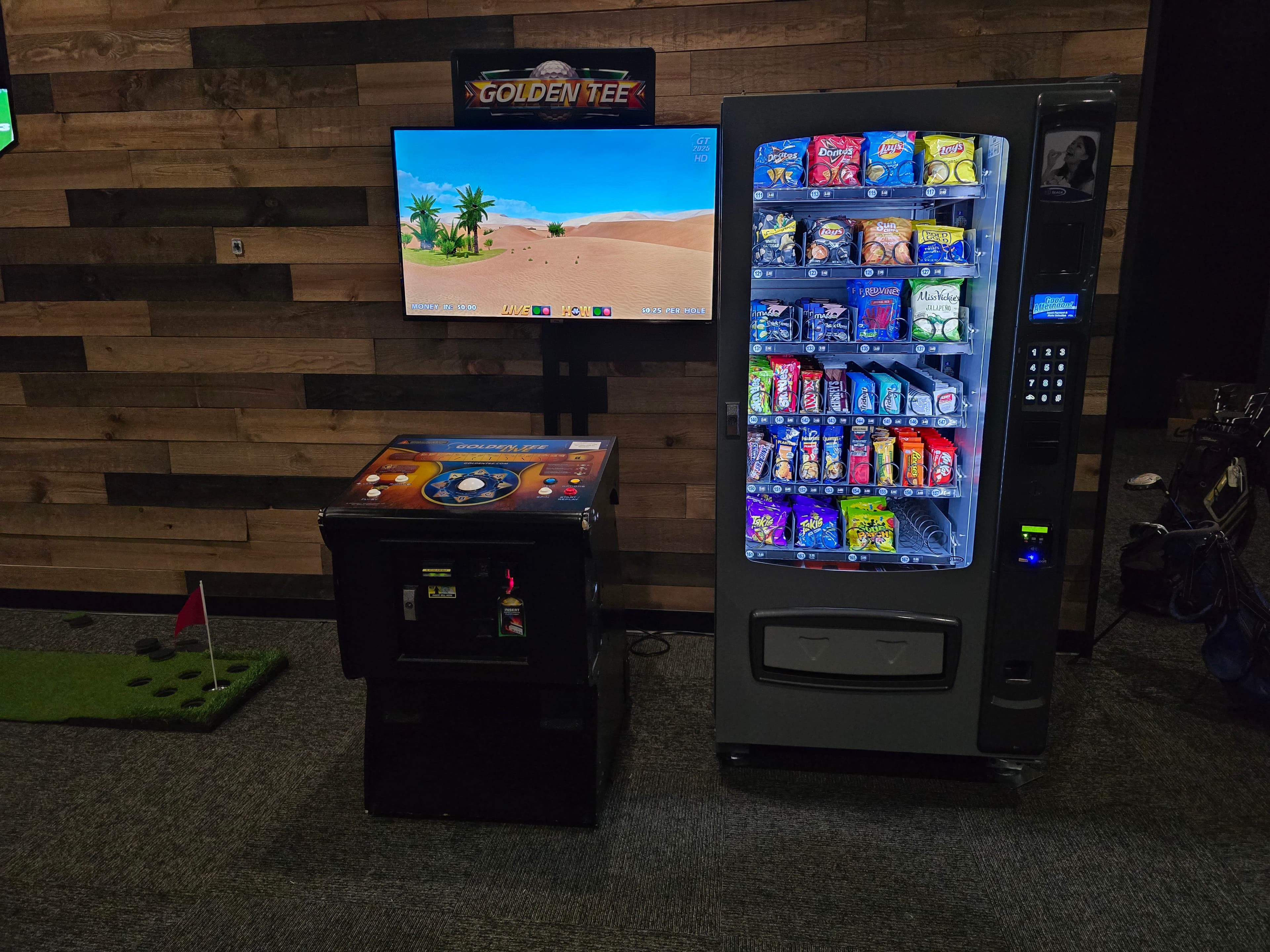 Clubhouse Indoor Golf & Sports Bar - Image 7