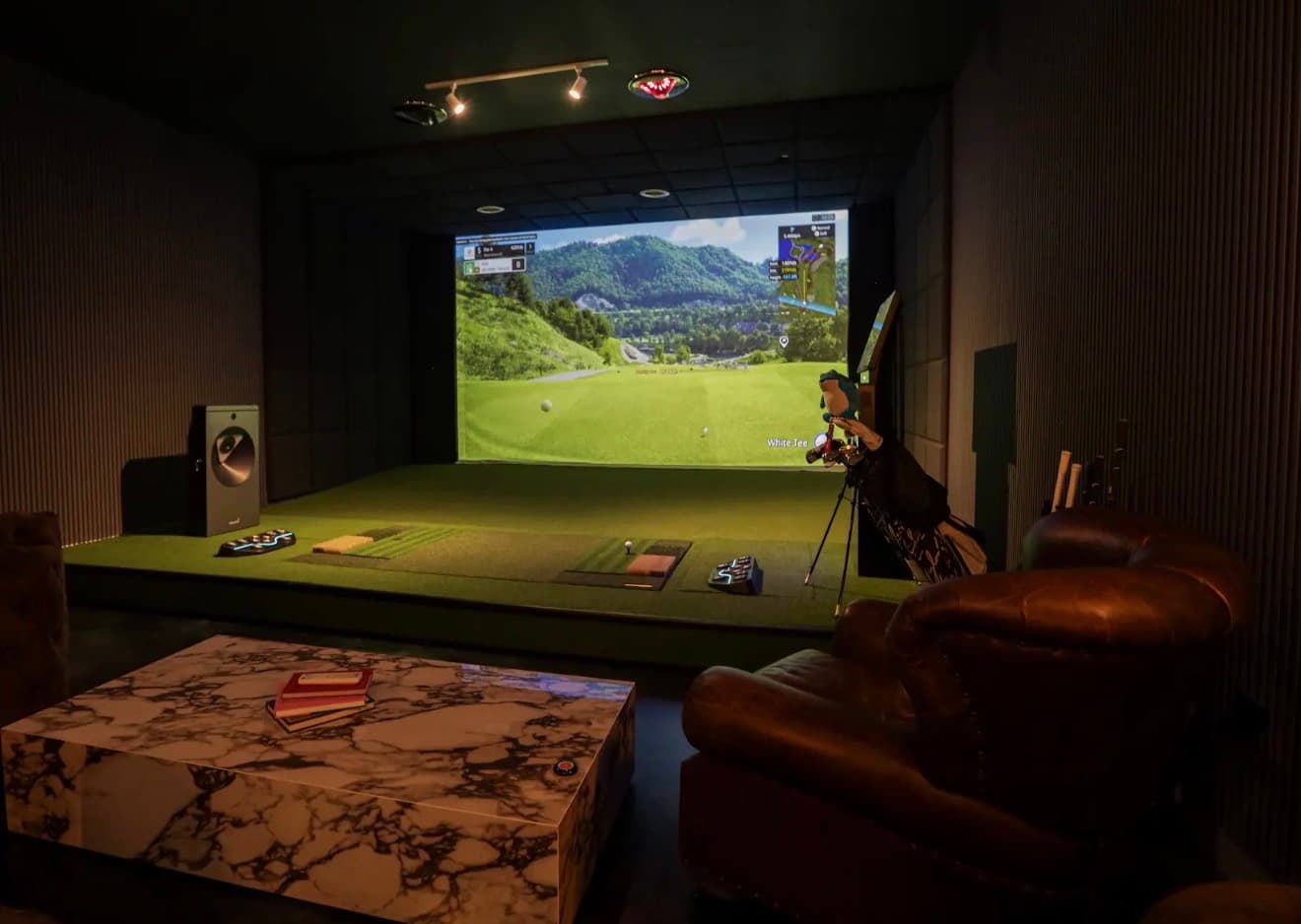 Axis Indoor Golf - Image 1
