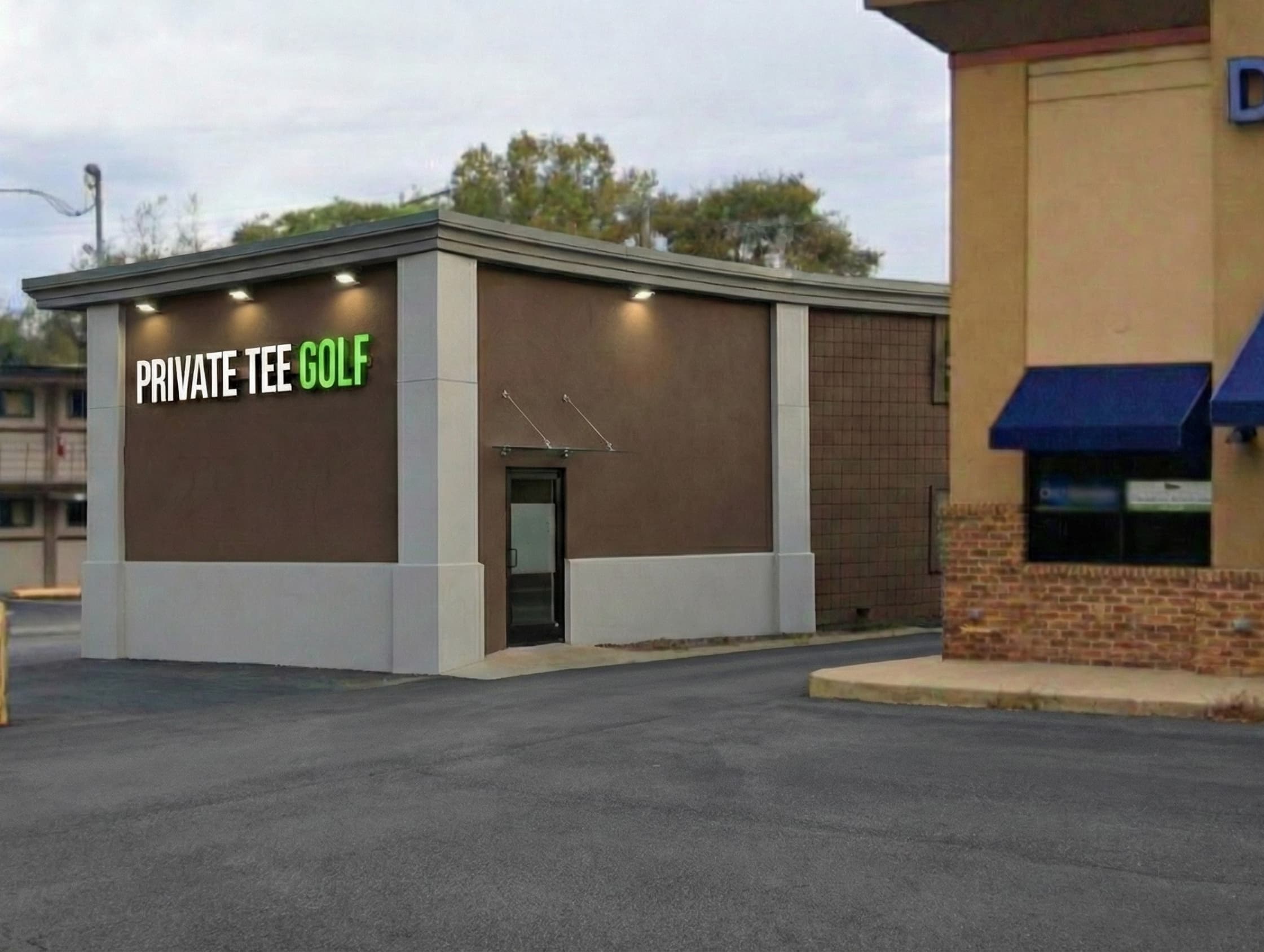 Private Tee Golf - Image 1