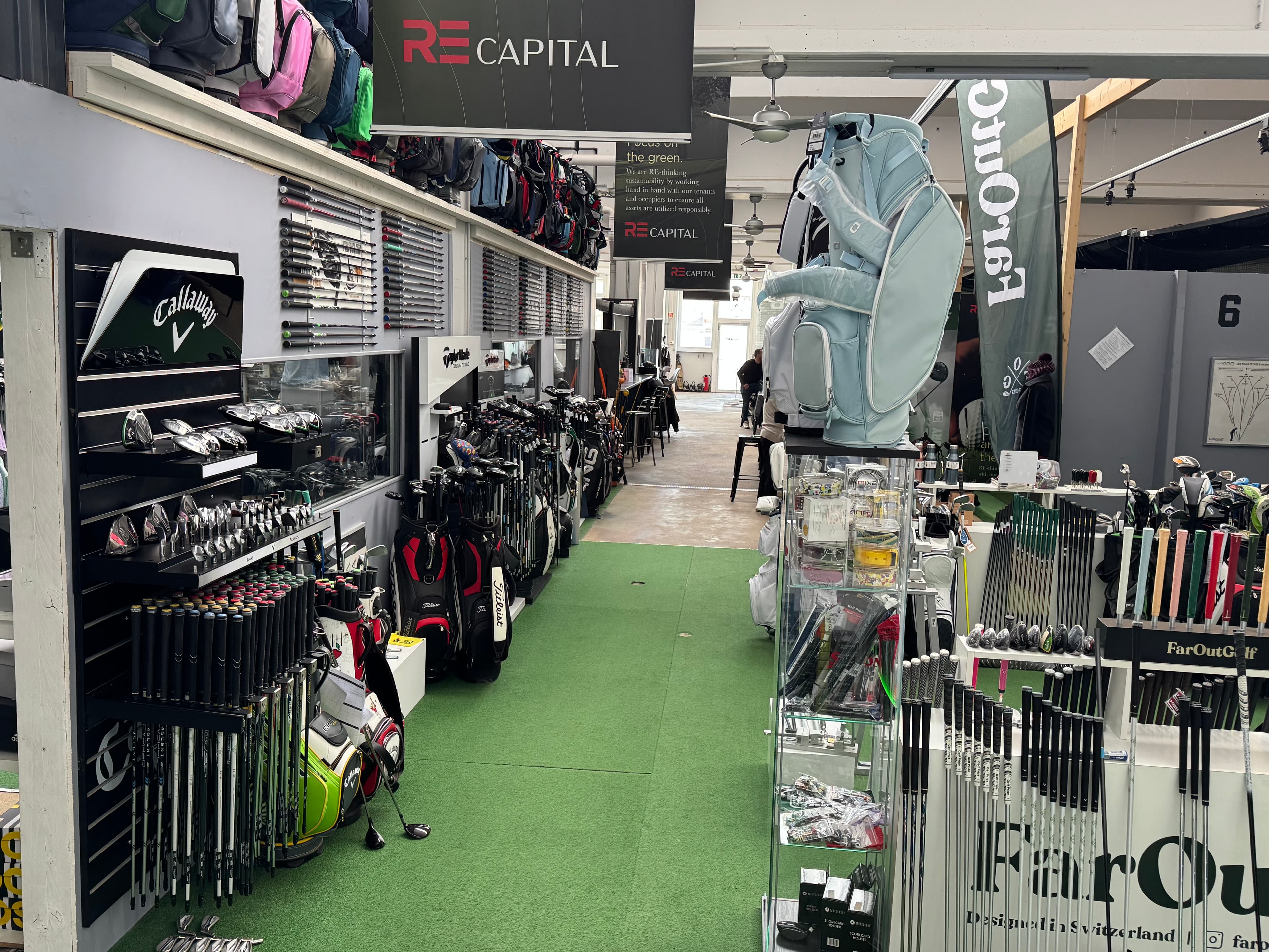 L'Indoor Golf - Image 2