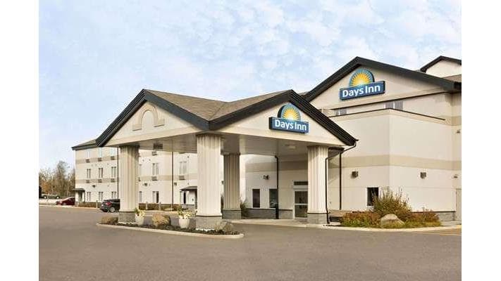 Days Inn by Wyndham Thunder Bay North - Image 1