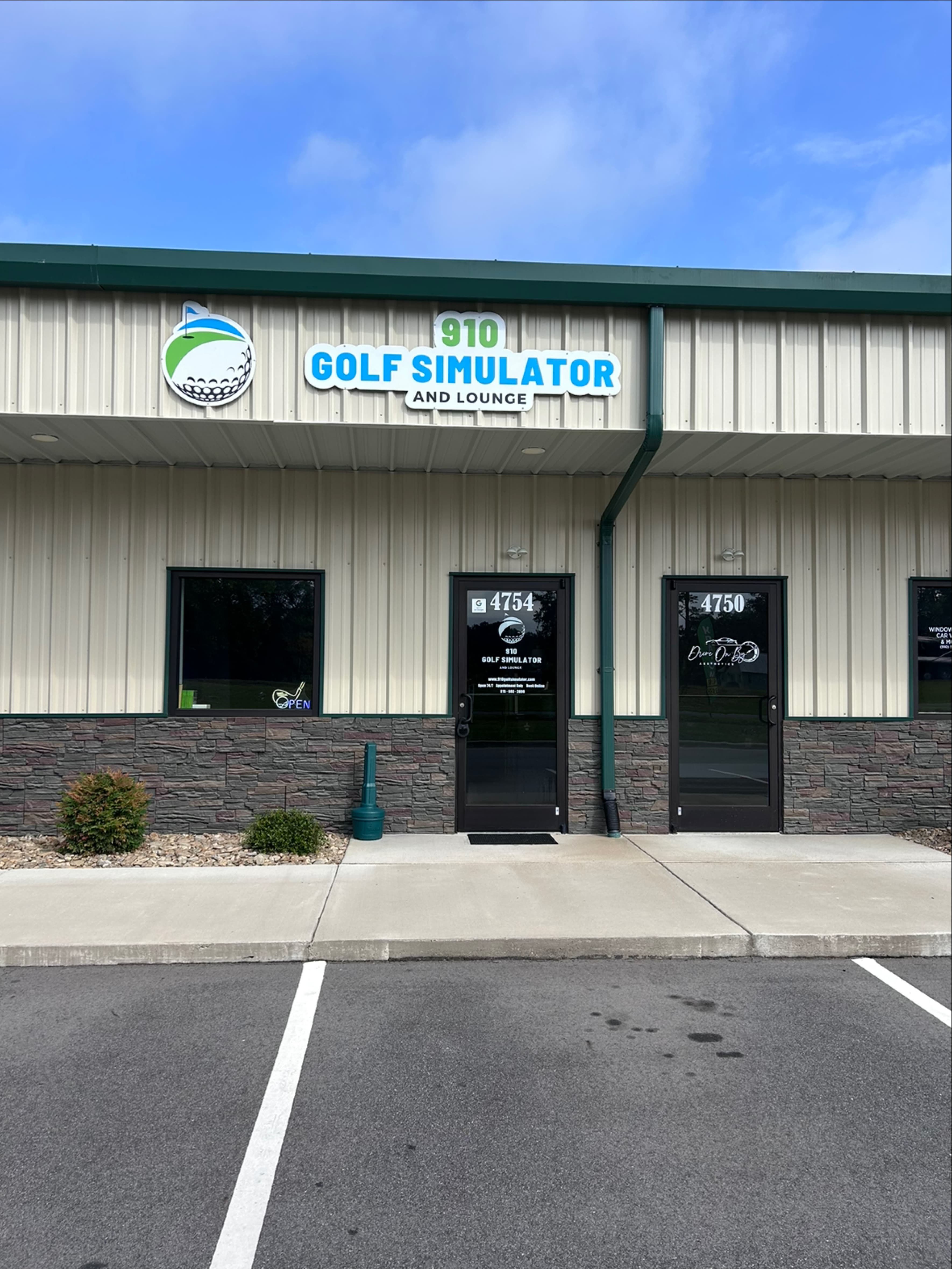 910 Golf Simulator and Lounge - Image 4