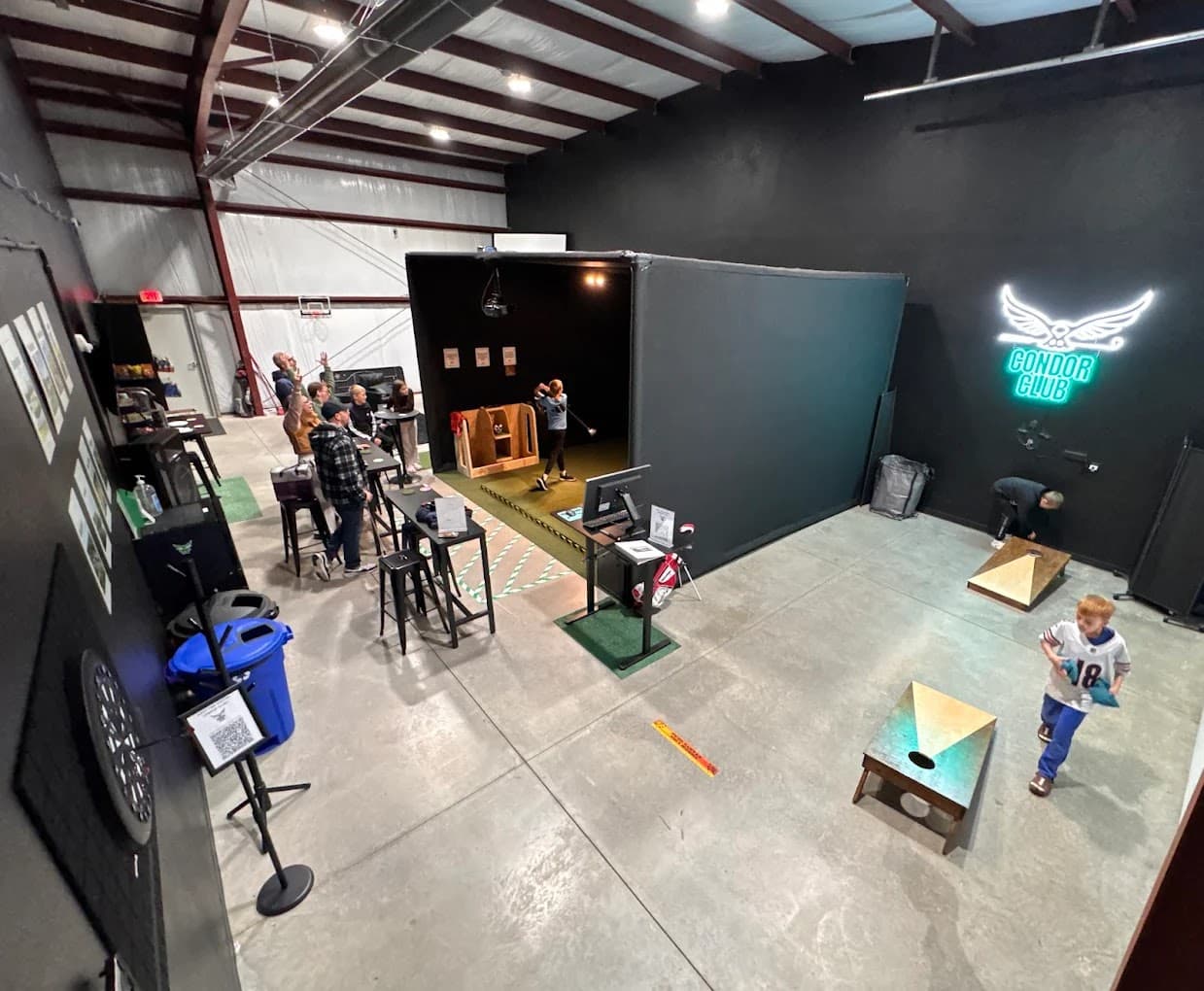 Condor Club 24/7 Indoor Golf Lounge - Image 5
