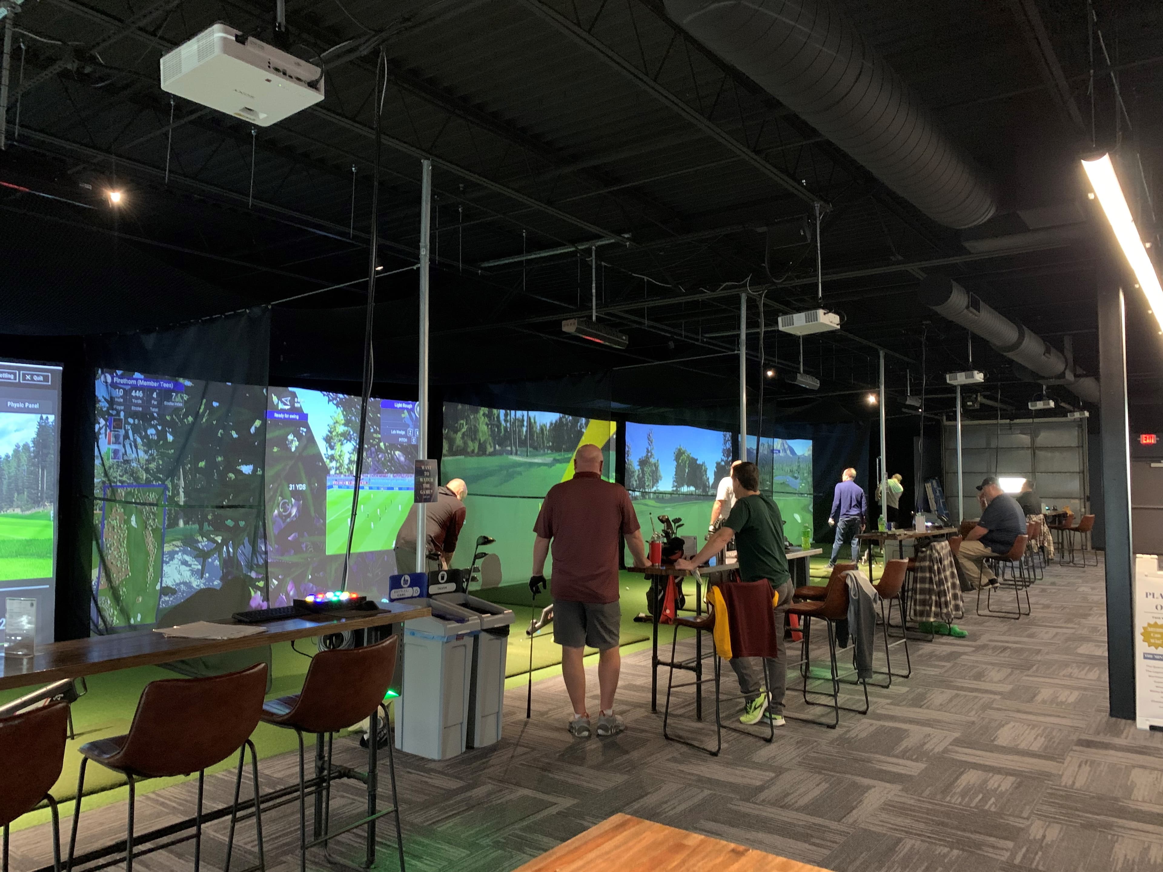 Mulligan's Indoor Golf - Image 4