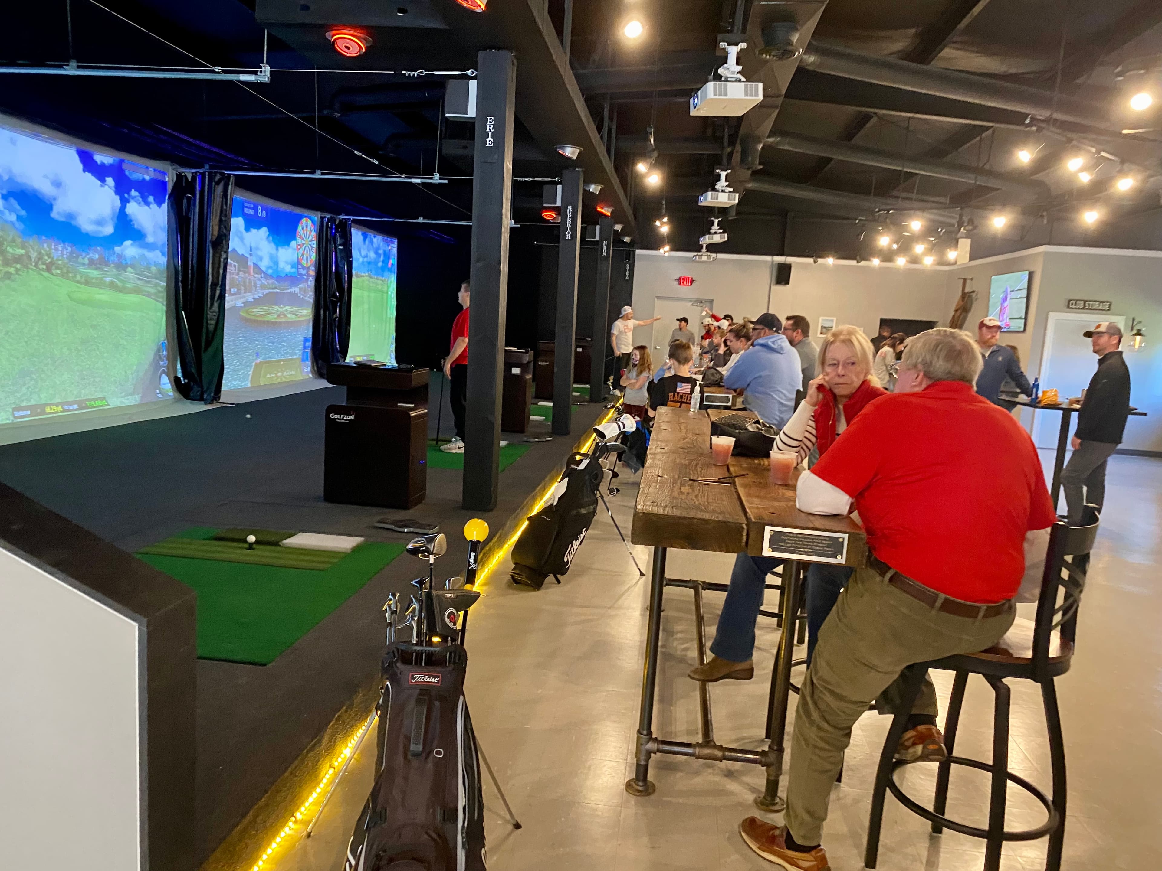 Coastal Swing Golf & Bar - Image 2