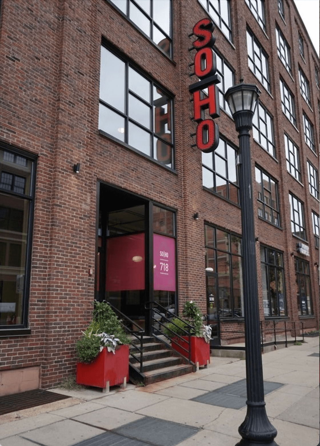 North House - Image 4