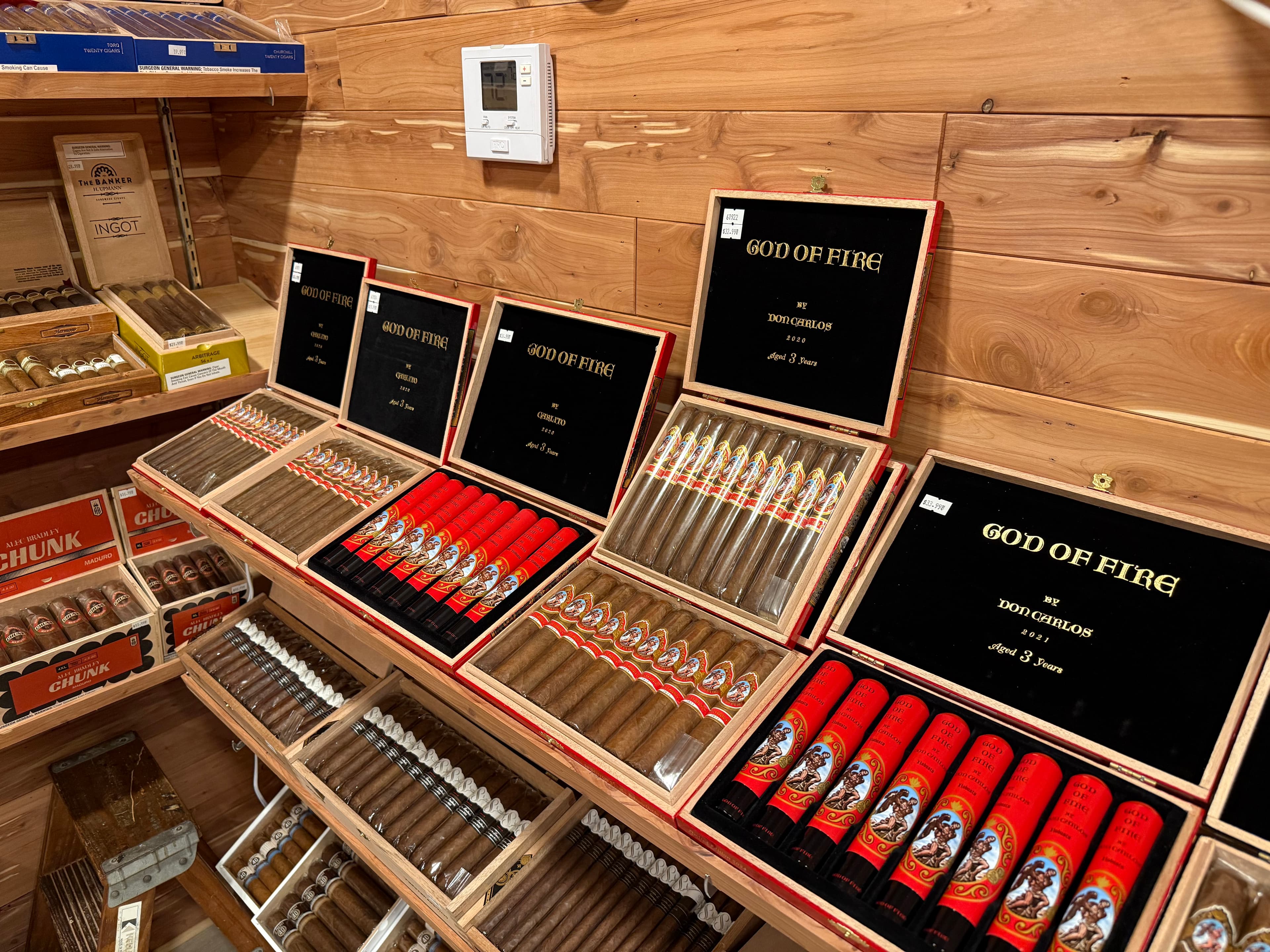 Mr. Tobacco II Cigar Lounge, Golf Simulator, & Smoke Shop - Image 7