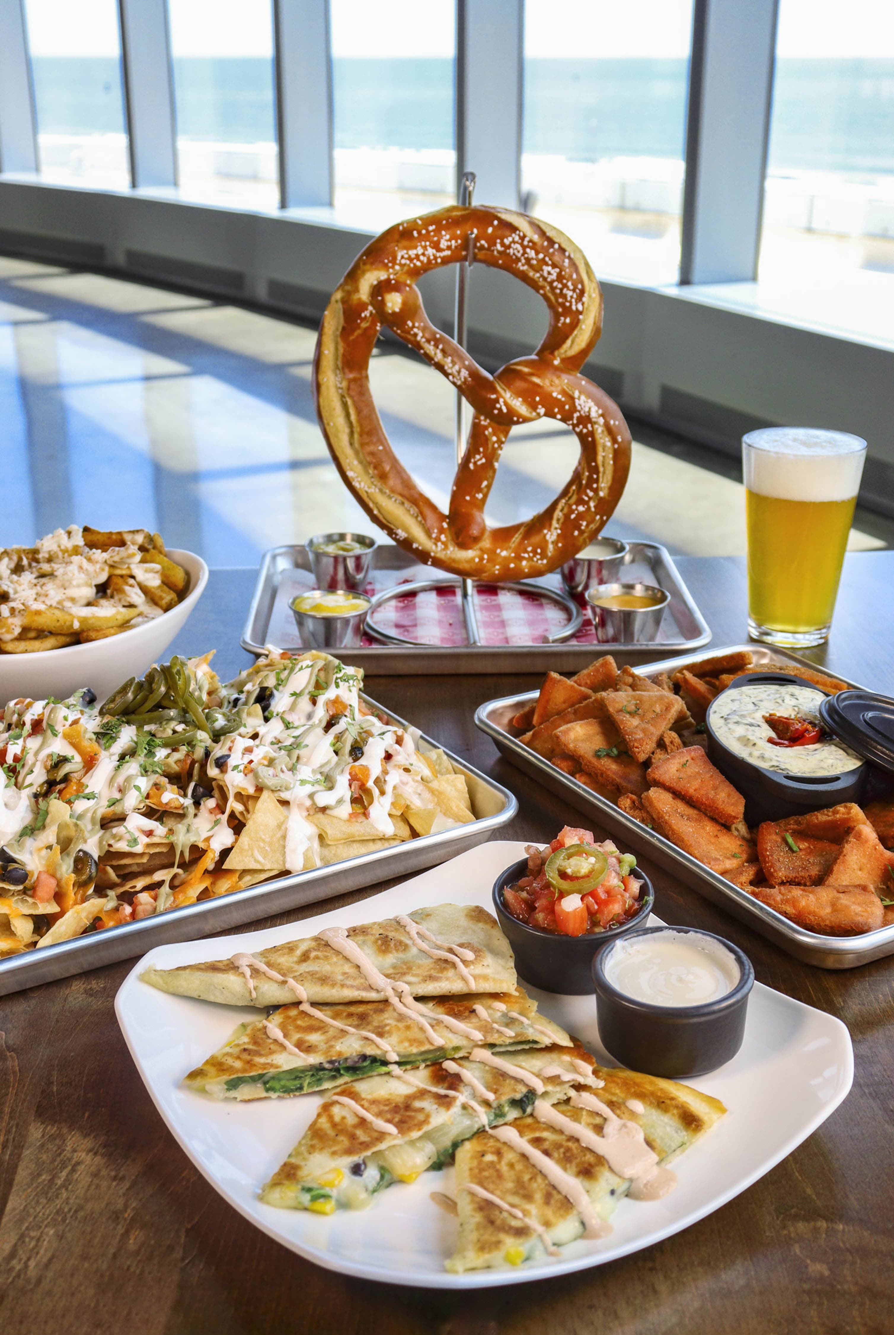 TopGolf Swing Suite, Bar & Kitchen - Image 4