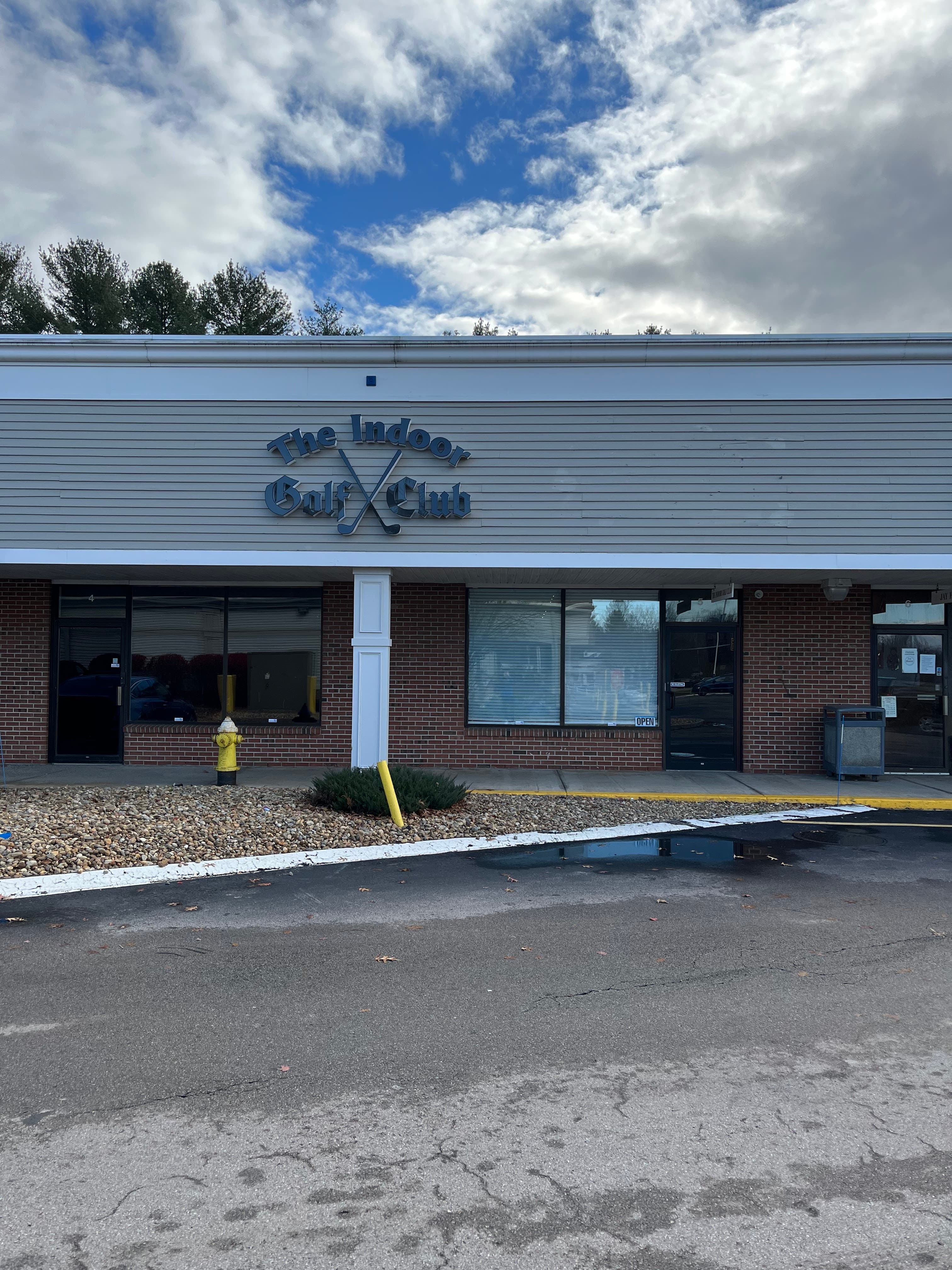 The Indoor Golf Club - Image 1