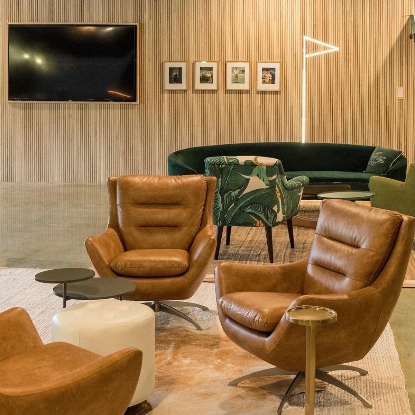 Coach Club - Image 2