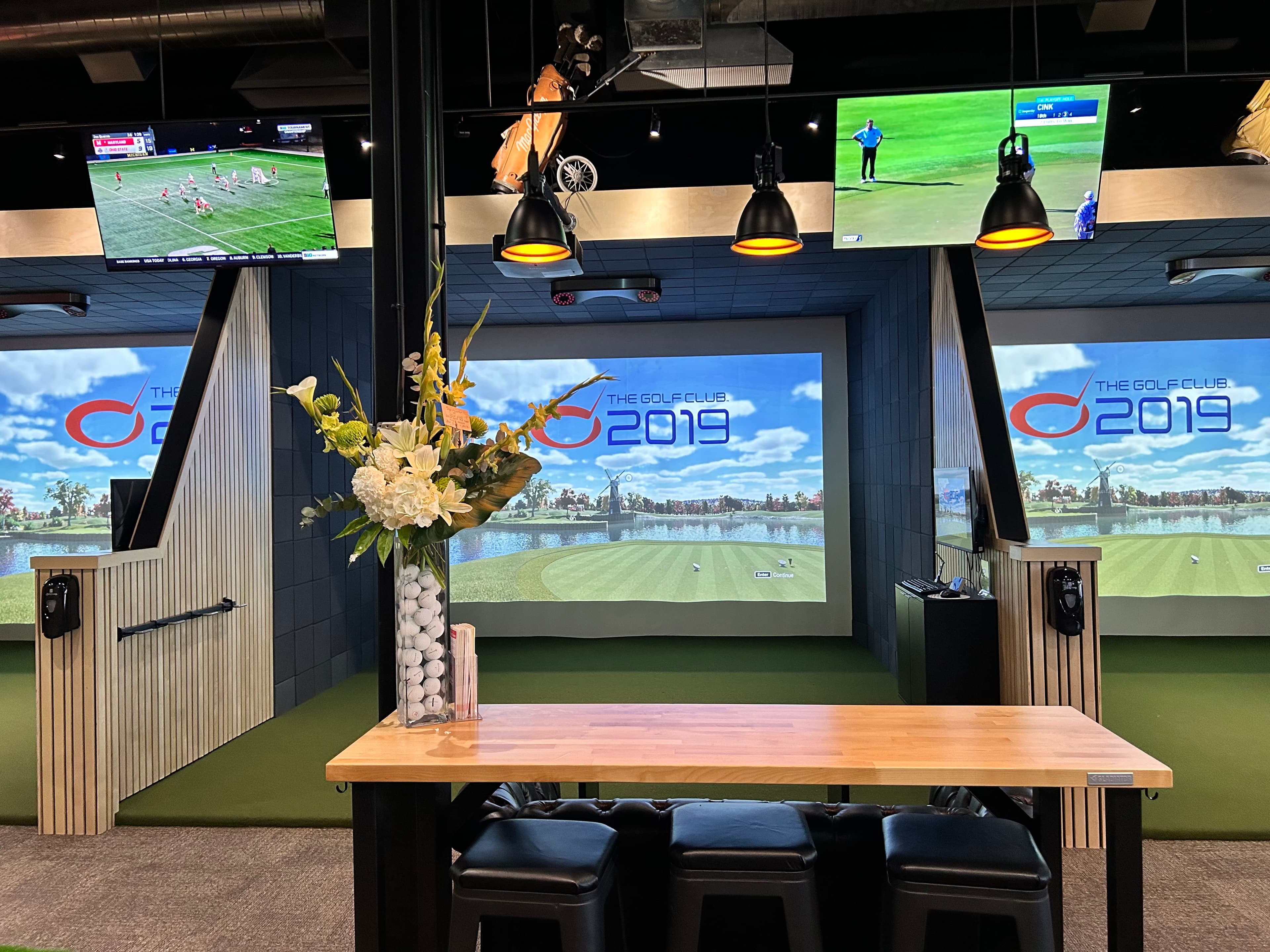 Side Par - Golf Simulators and Sports Bar - Image 3