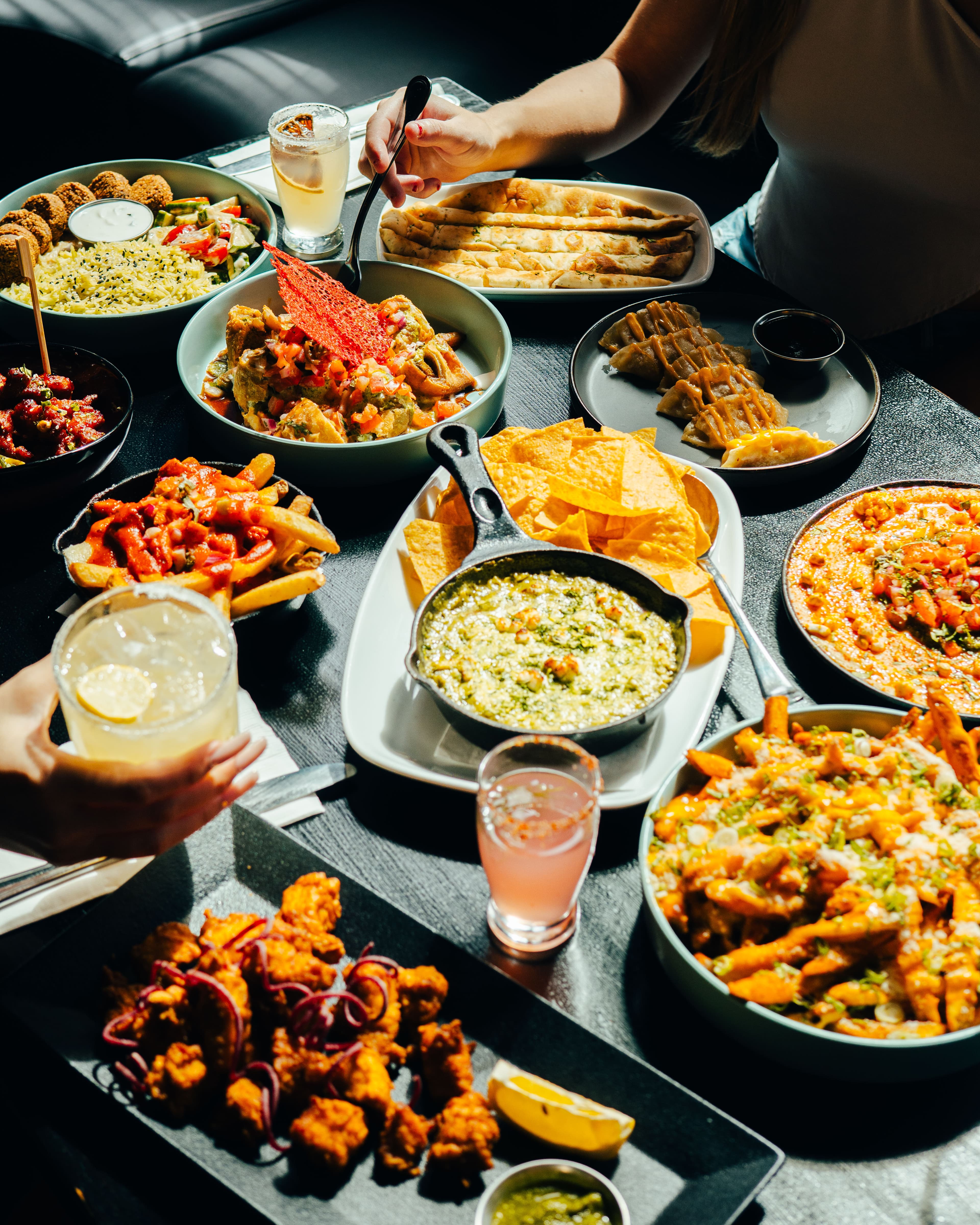 Par4 Kitchen & Bar | Surrey Sports Bar & Restaurant - Image 1