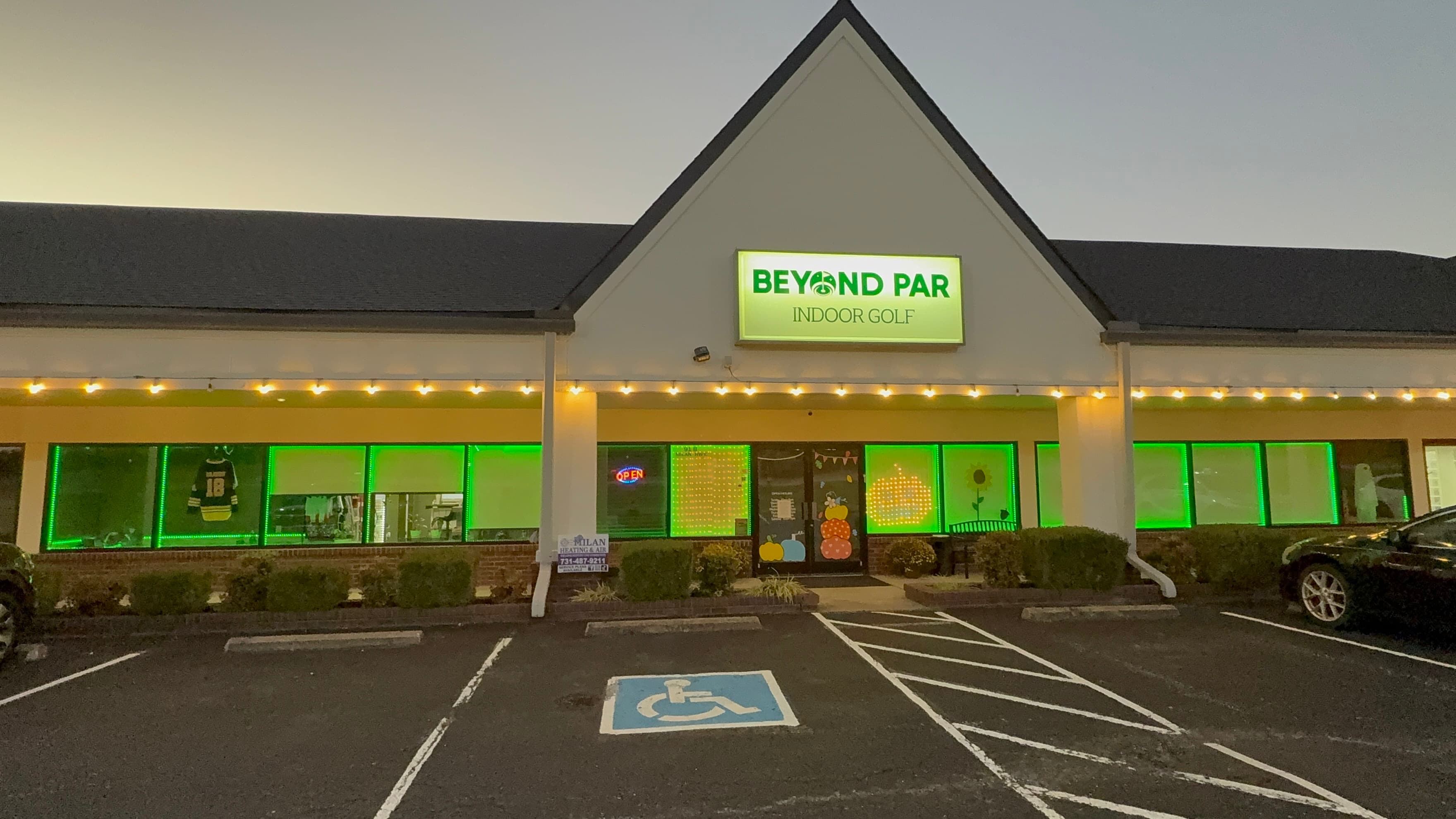 Beyond Par Indoor Golf - Image 1