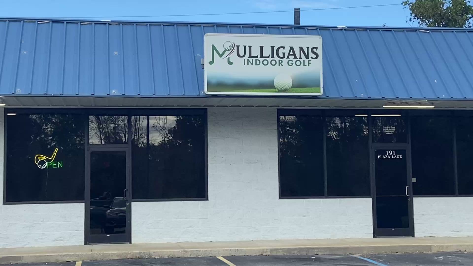 Mulligans Indoor Golf - Image 3