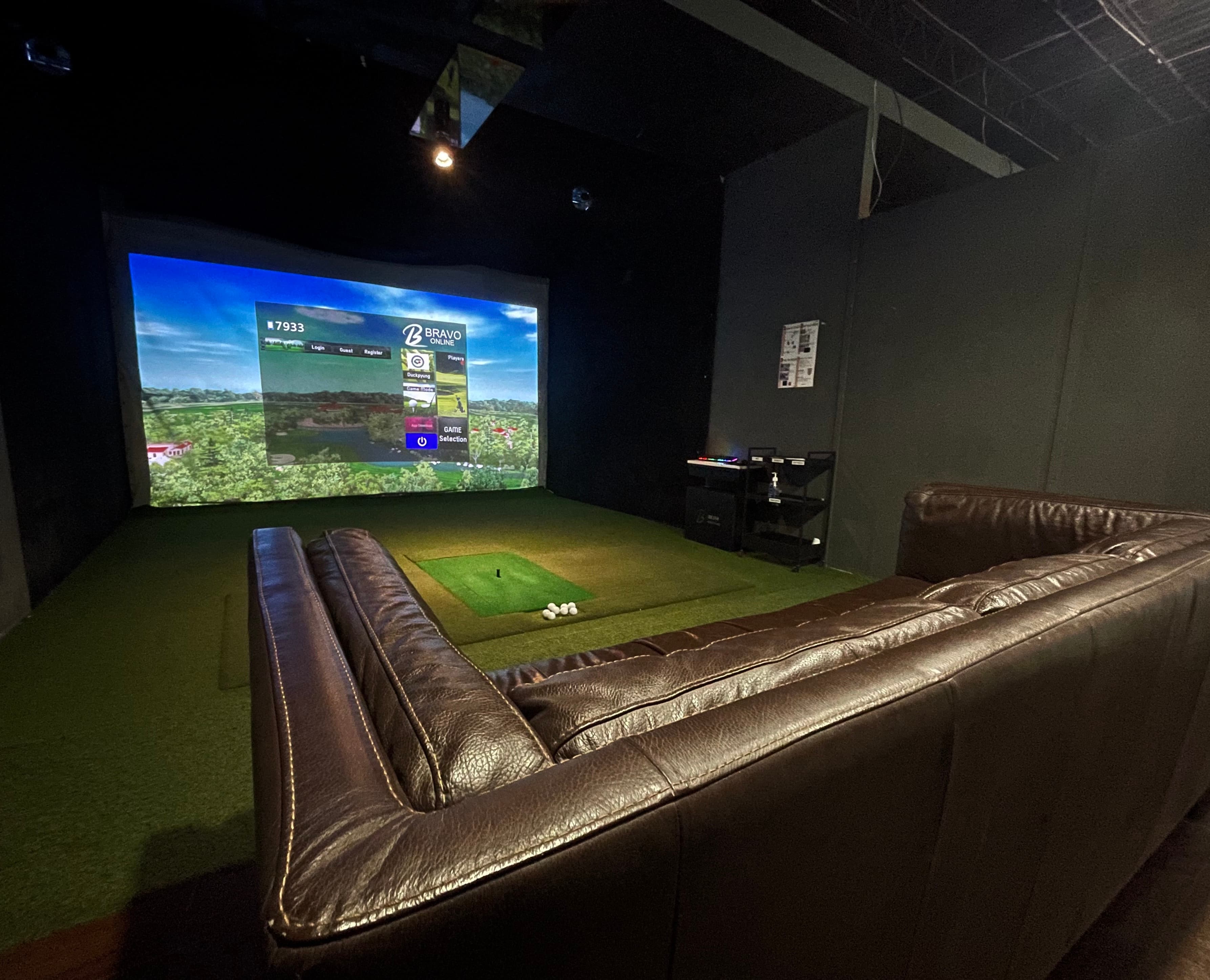 TARGET Indoor Golf - Image 1