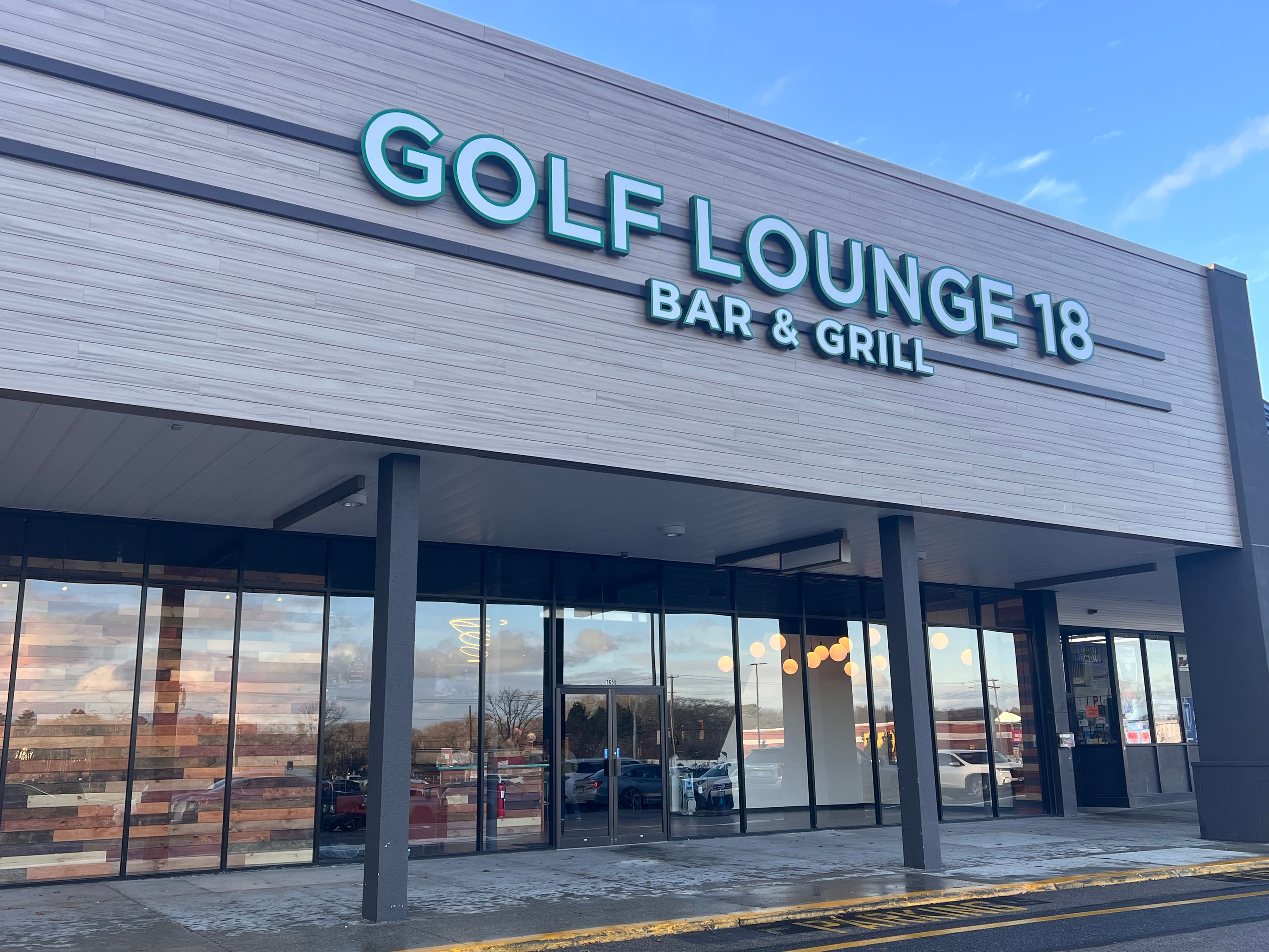 Golf Lounge 18 - Image 1