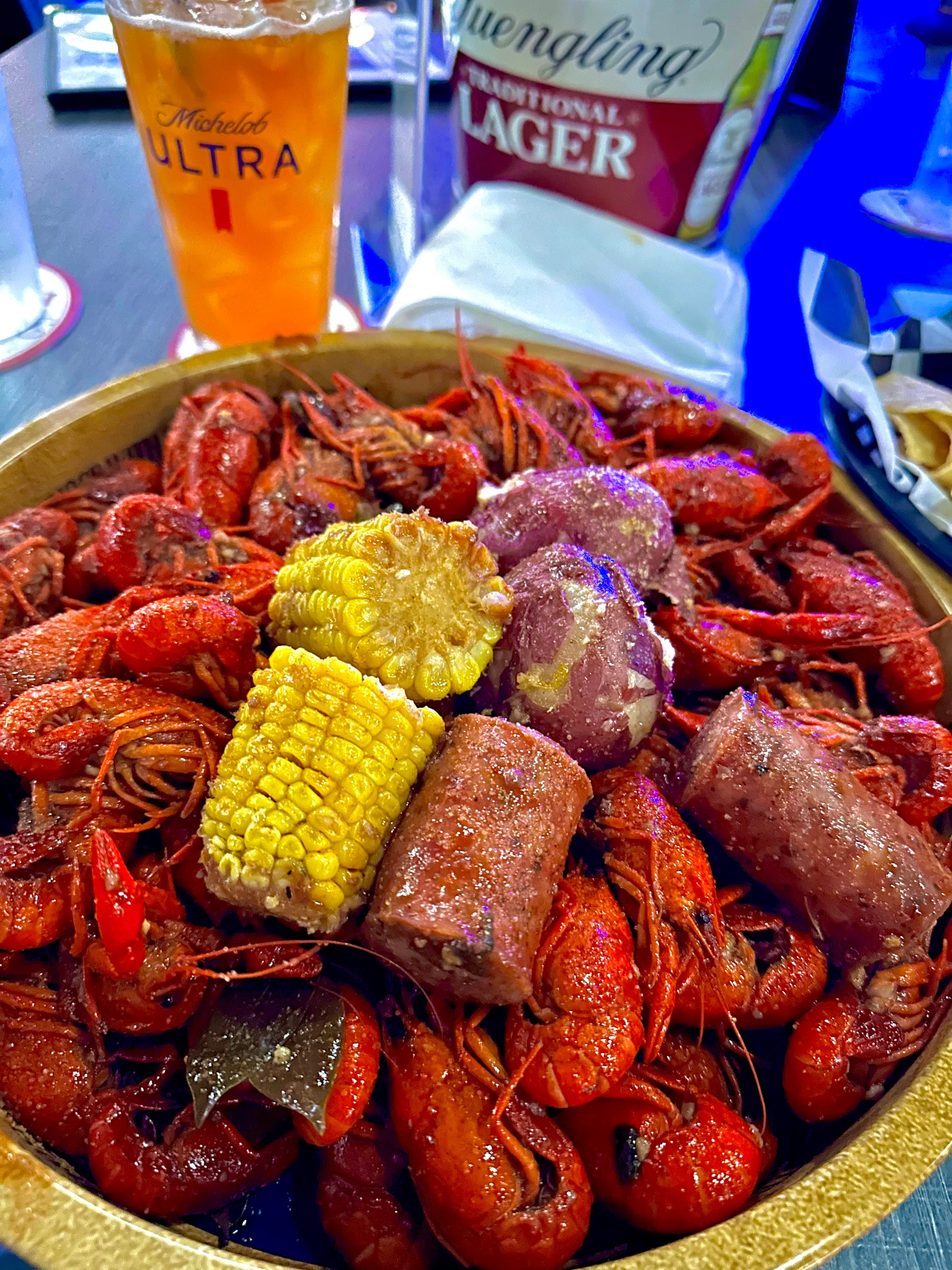 The Daly Round Sports Bar + Indoor Golf - Image 3