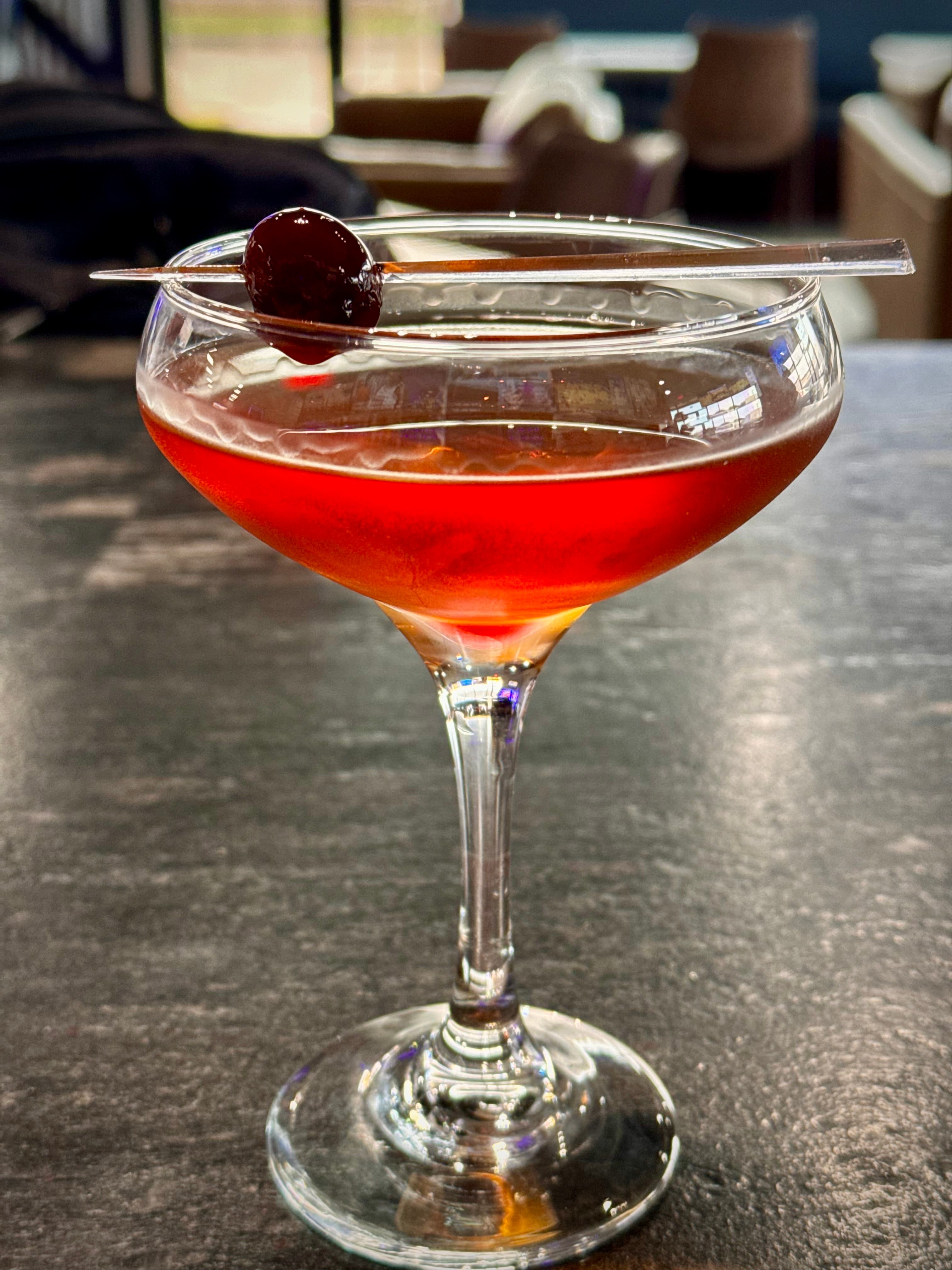 The Daly Round Sports Bar + Indoor Golf - Image 7