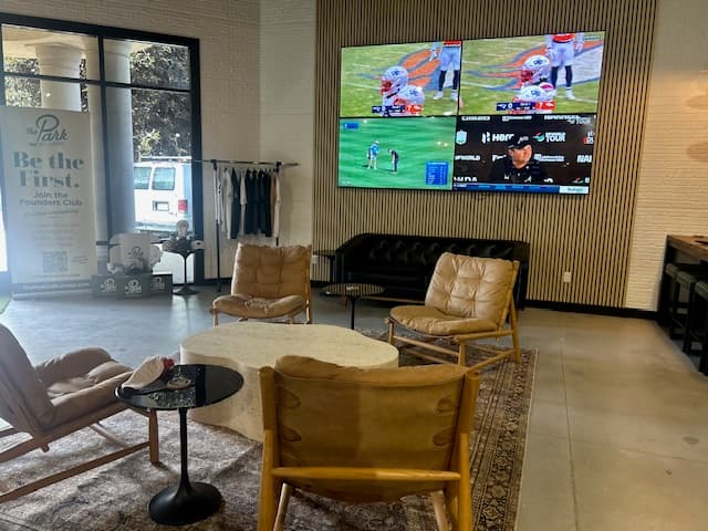 The Park Golf Lounge