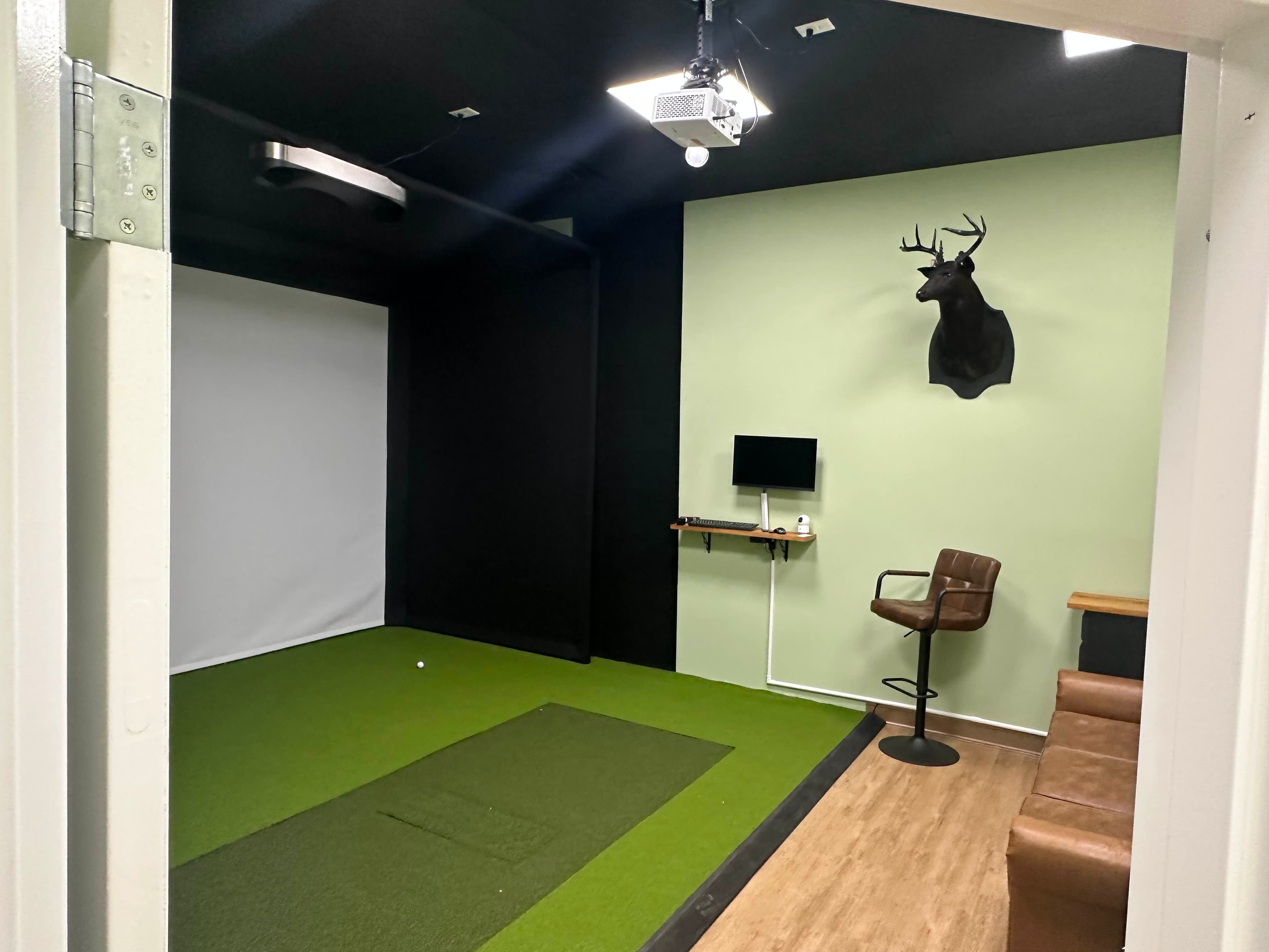 NextGen Golf Lounge - Image 6