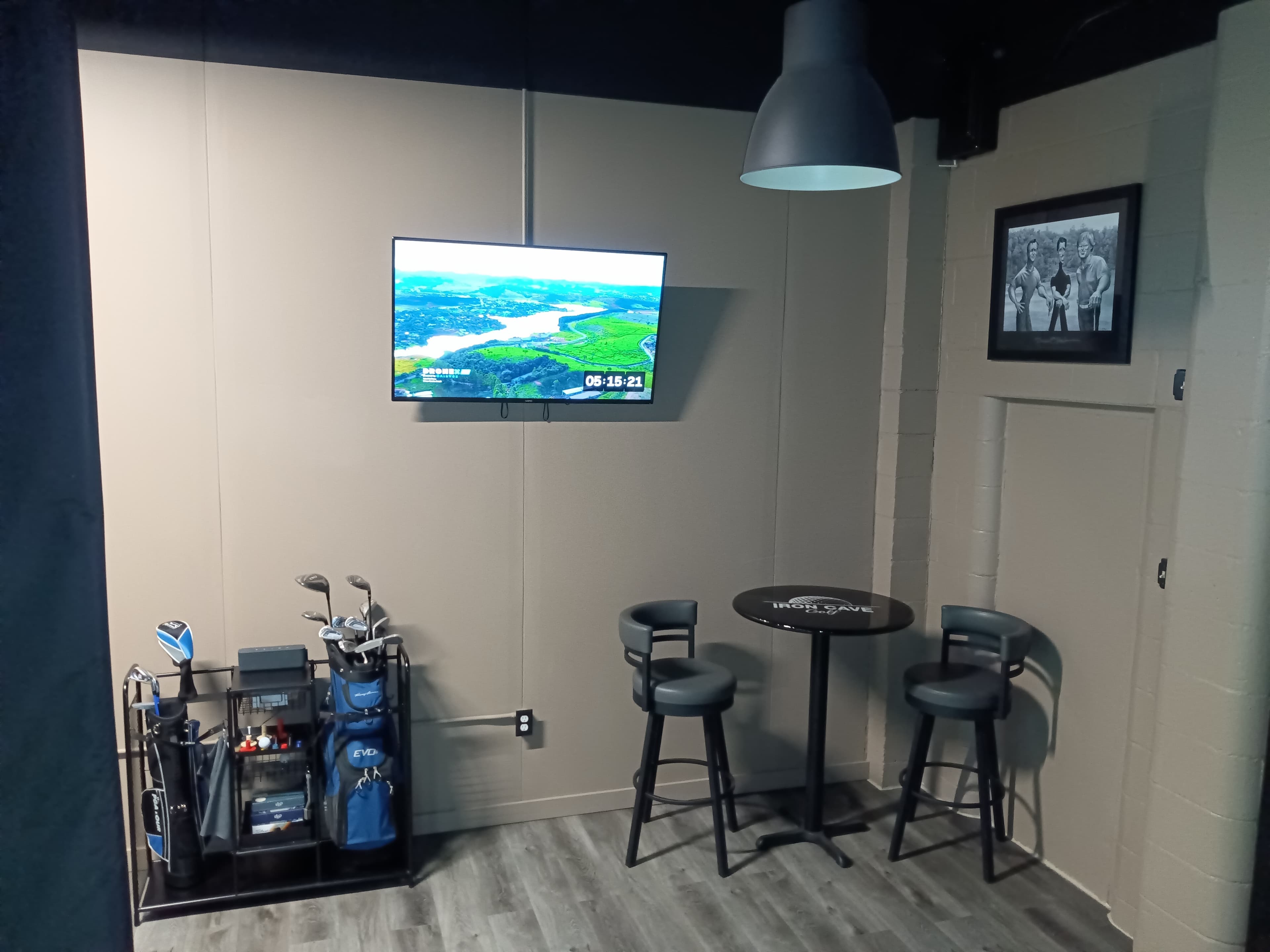 Iron Cave Golf - Image 7