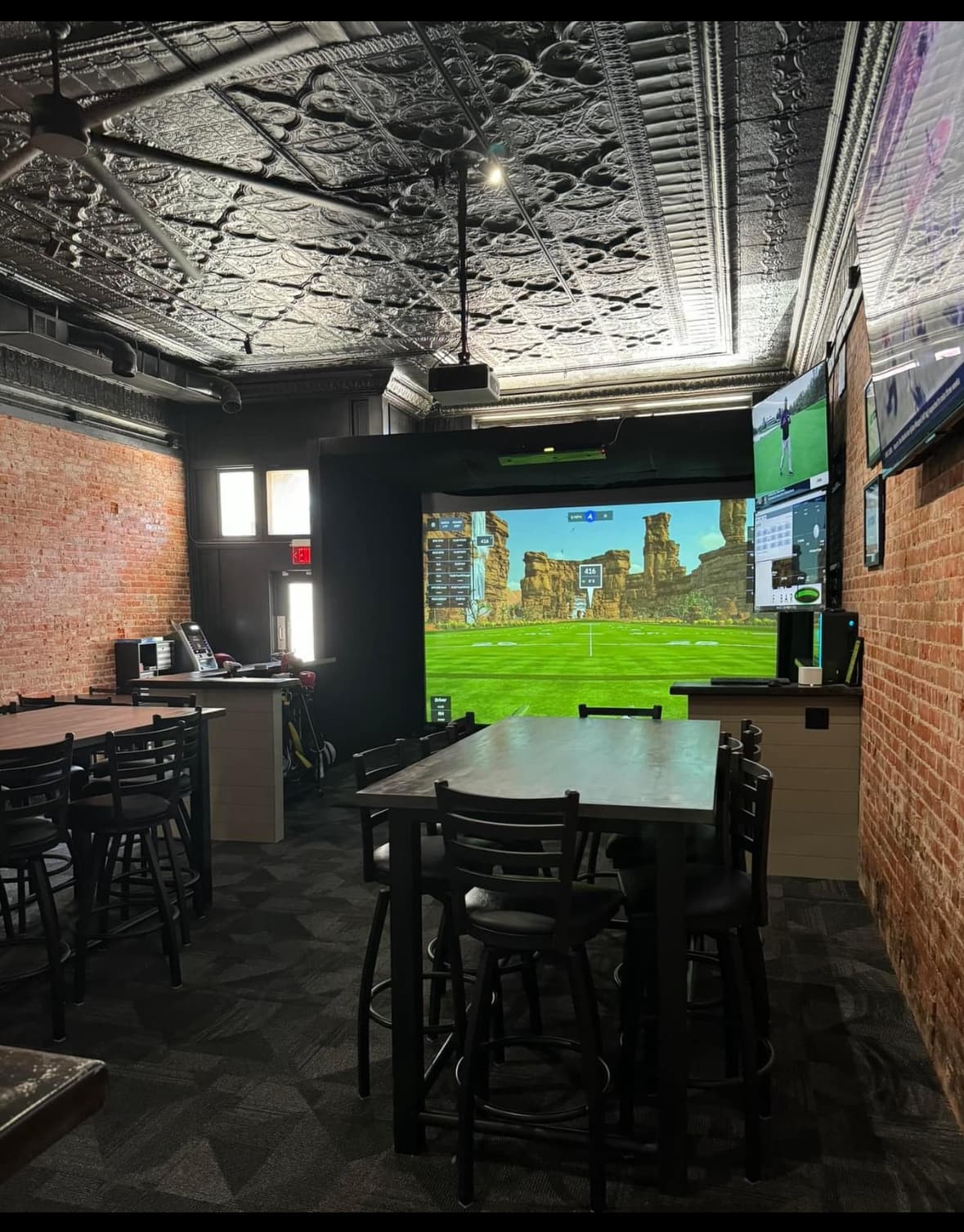 High Flyers Golf Bar - Image 1