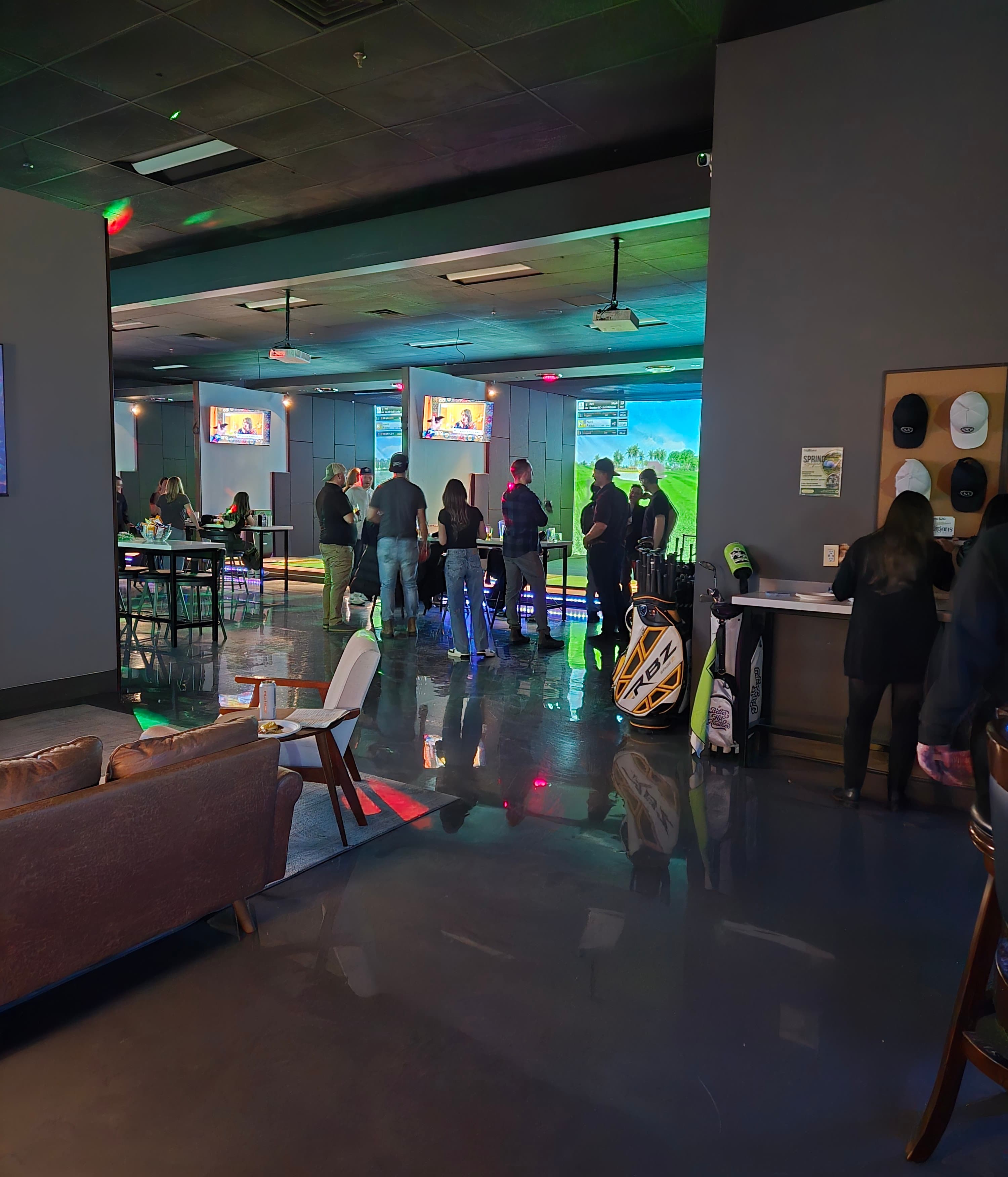 Mulligans Indoor Golf