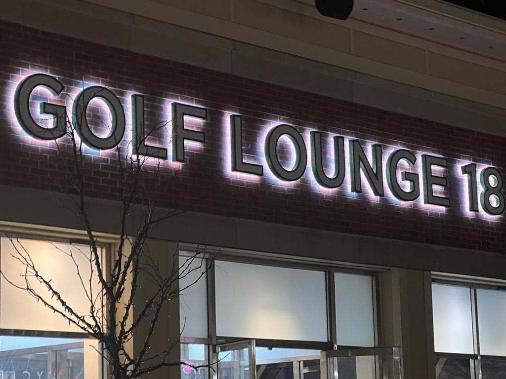 Golf Lounge 18 - Image 8