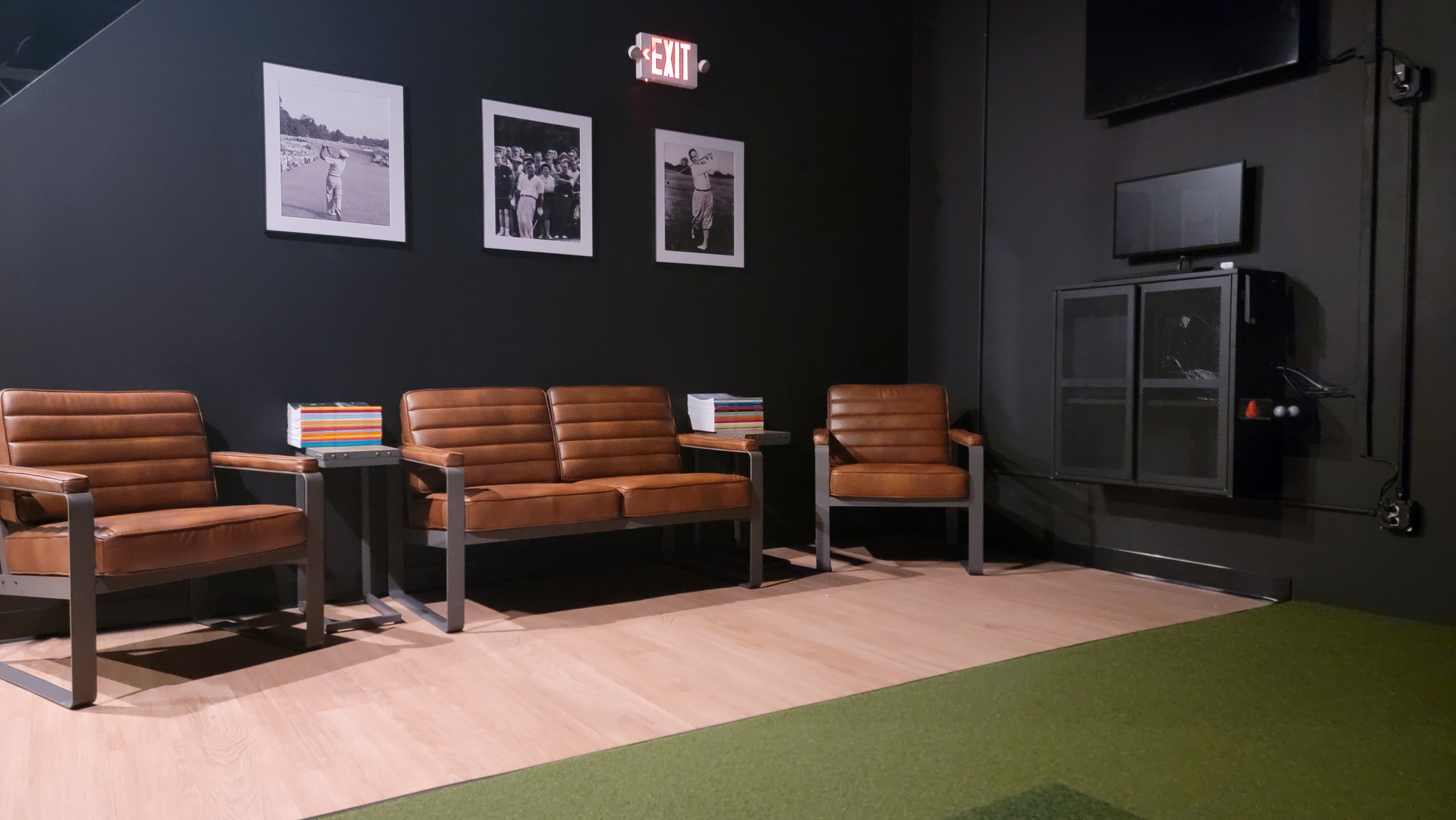 Birdie Bays Indoor Golf - Image 3