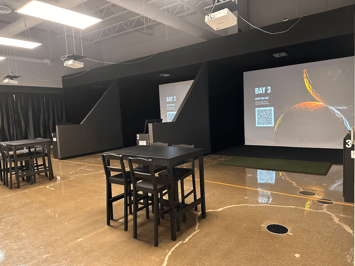 Glizzy's Indoor Golf - Image 1