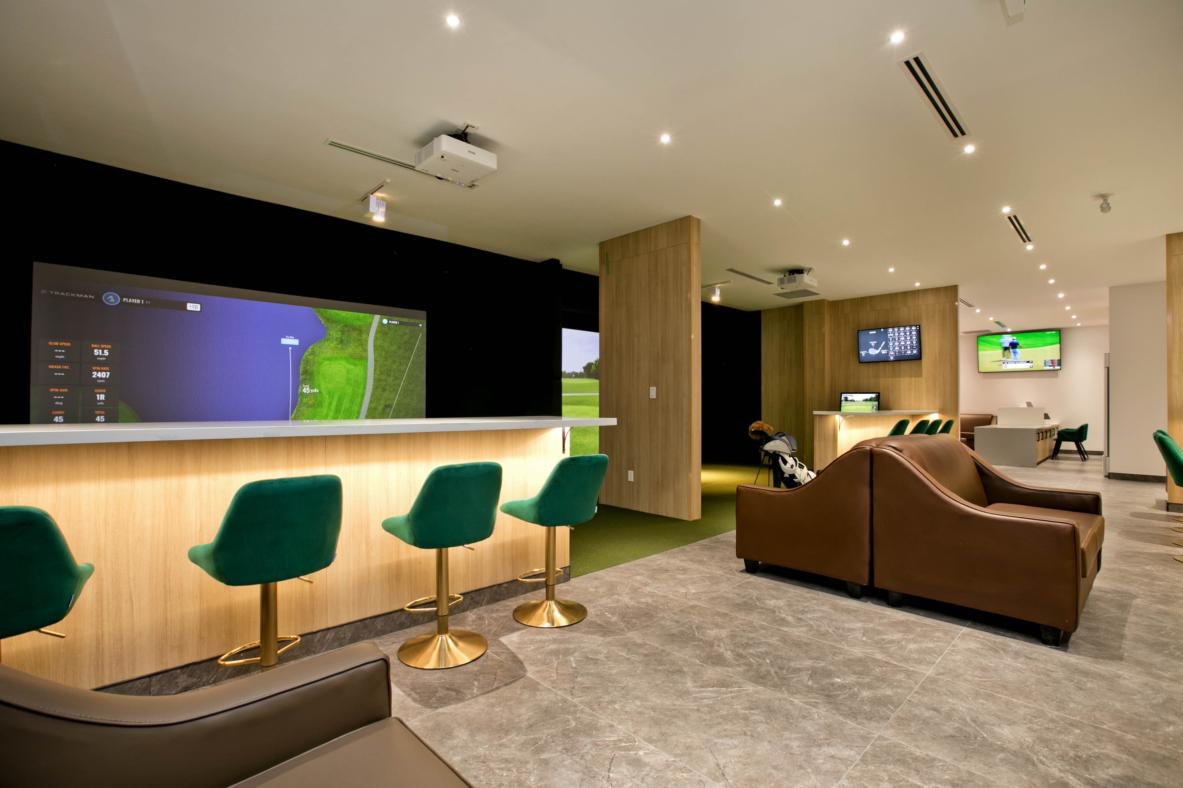 Golf Home & Lounge - Image 4