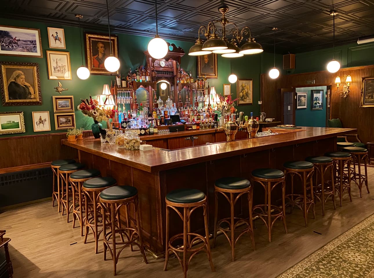 The Argyle - Bar & Golf - Image 1