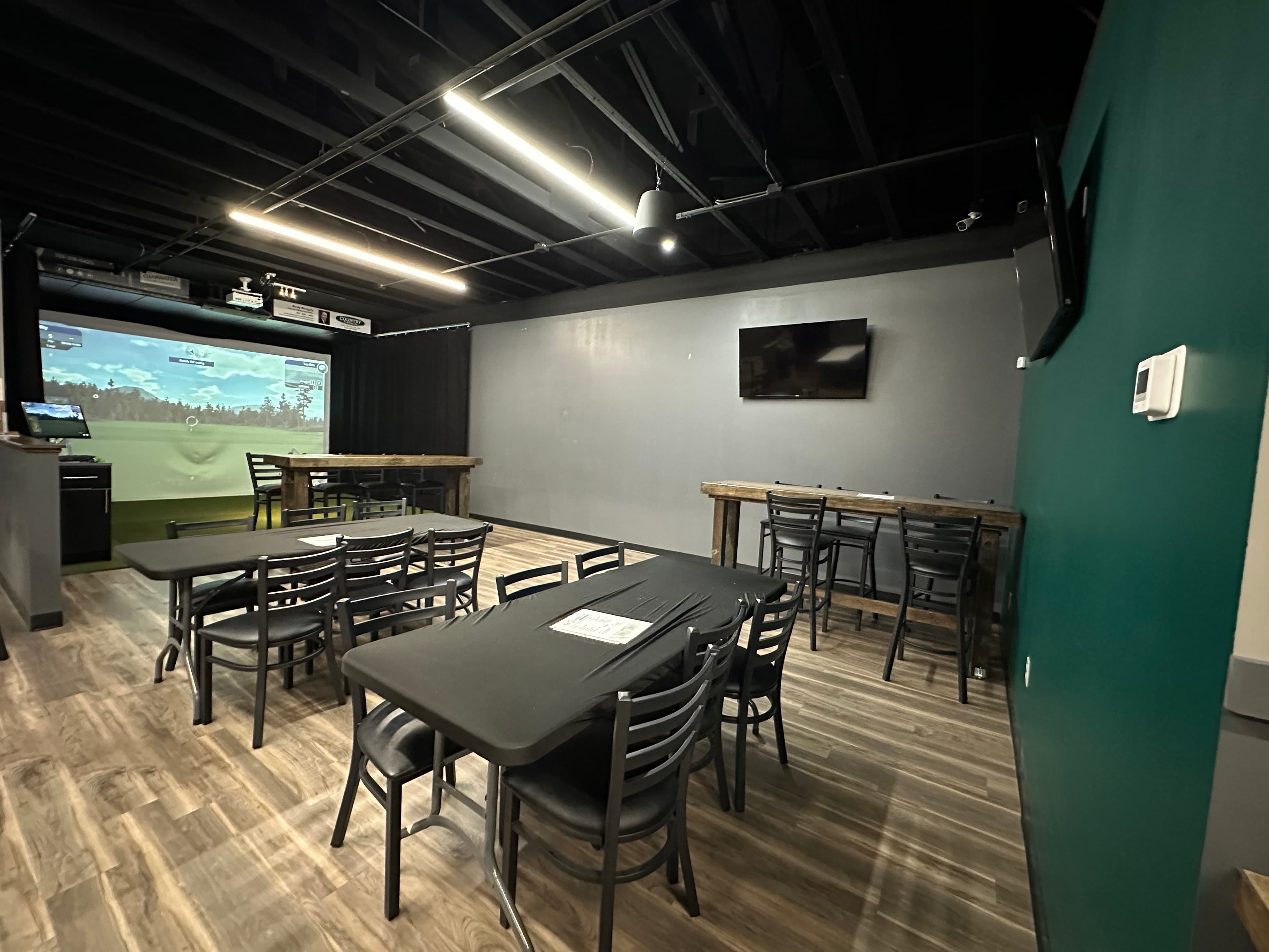 The Clubhouse Indoor Golf Lounge - Image 2