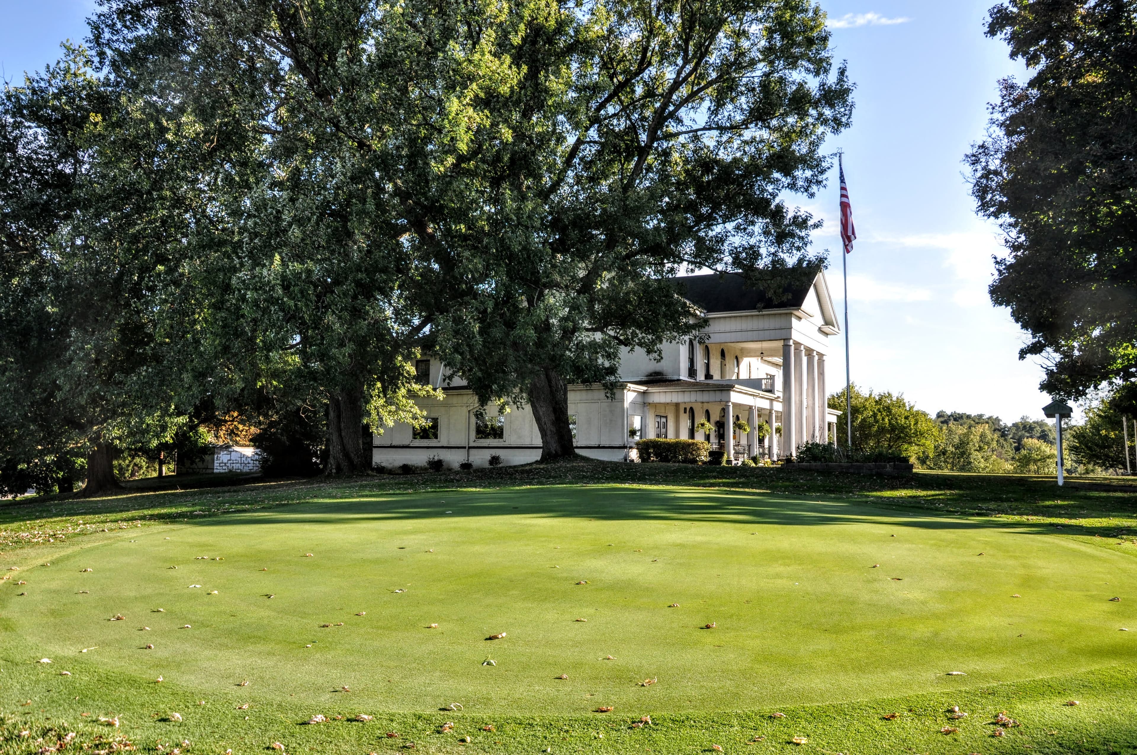 Mon Valley Country Club - Image 1