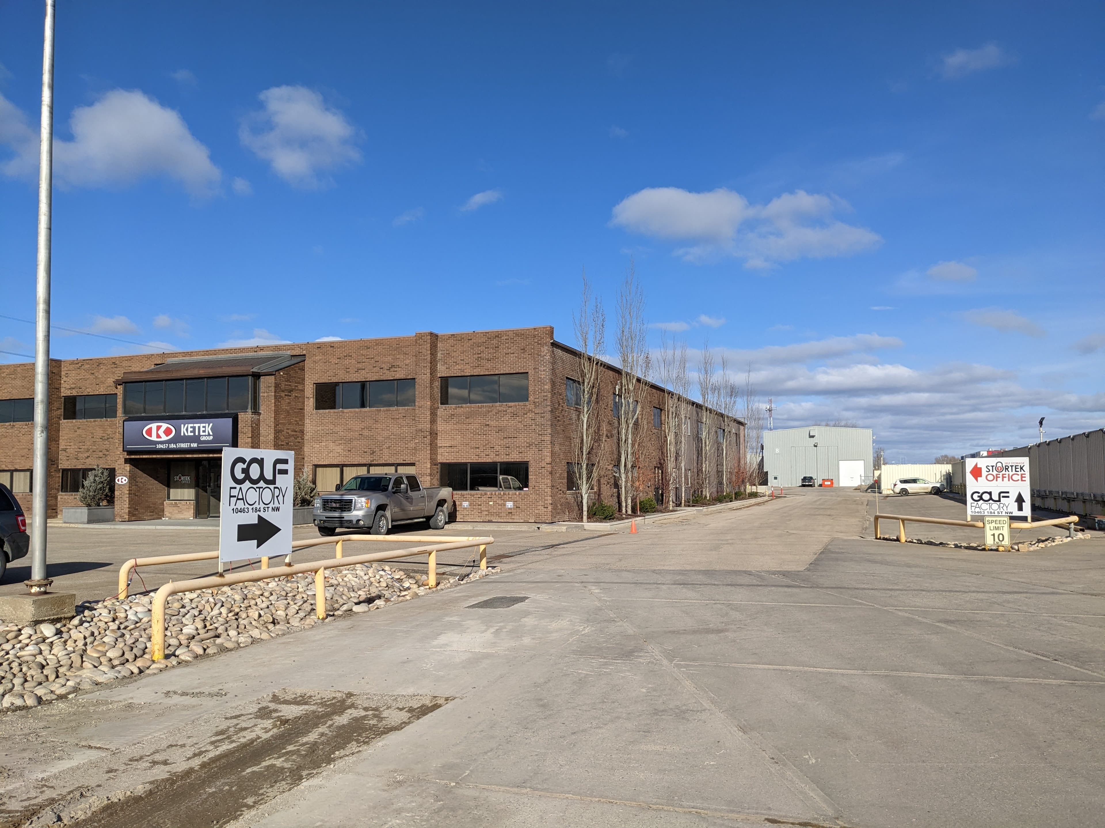 THE GOLF FACTORY - Image 4