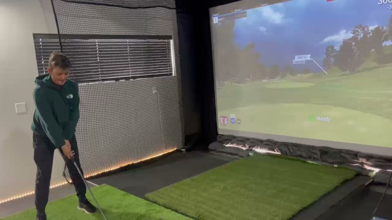 FORE! Corners Golf - Image 1