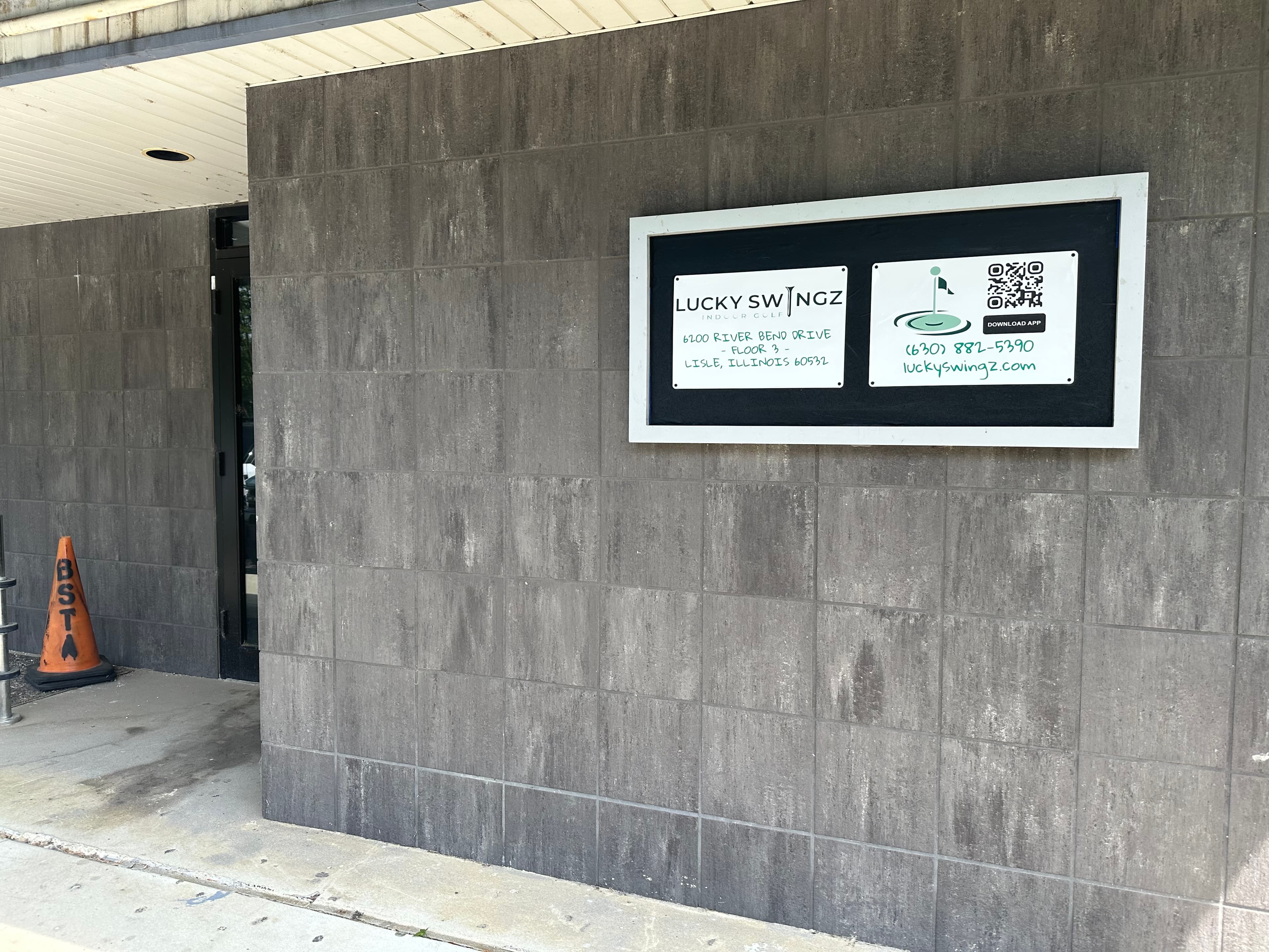 Lucky Swingz Indoor Golf - Image 10