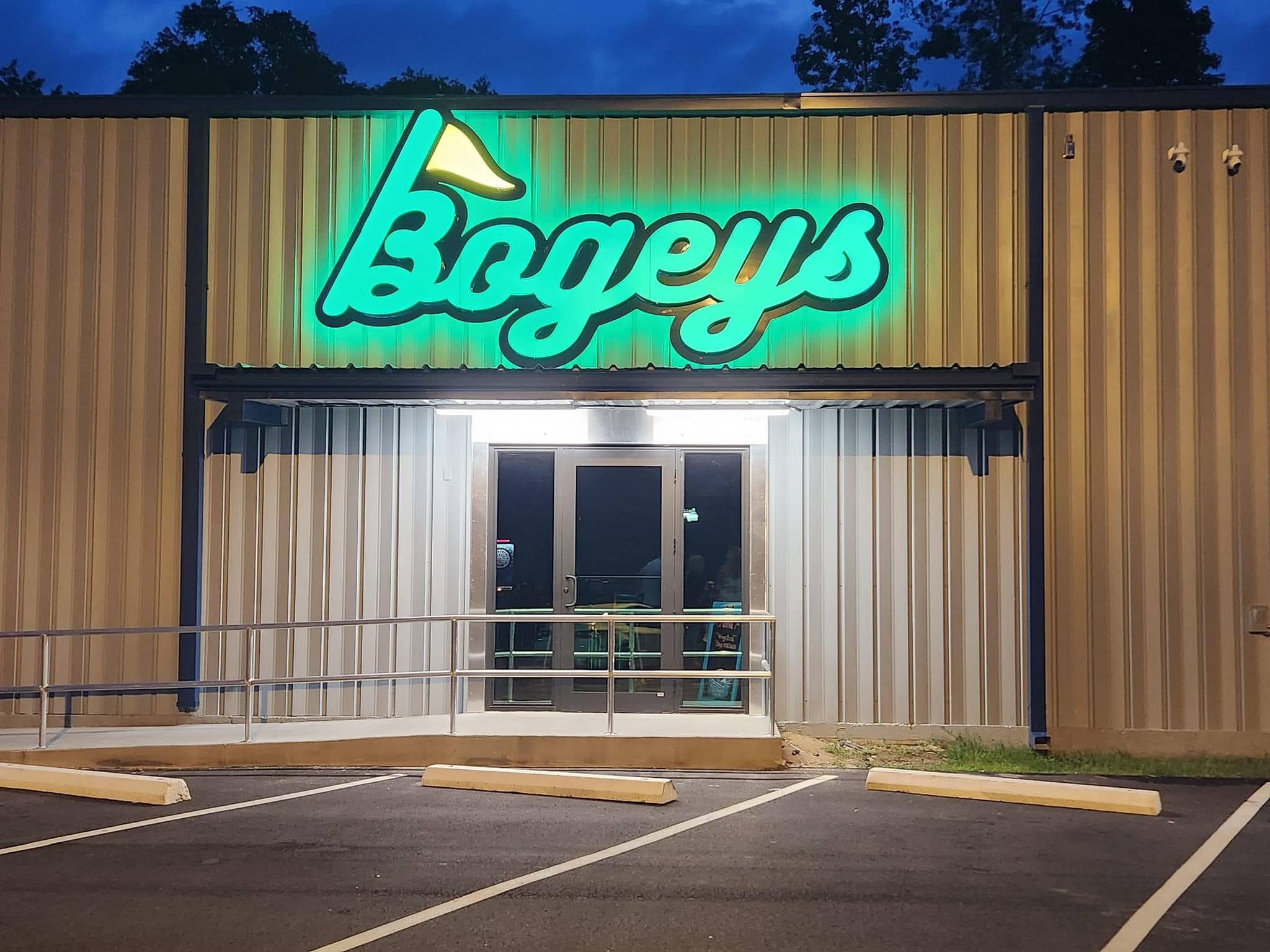 Bogeys Golf Suites - Image 5