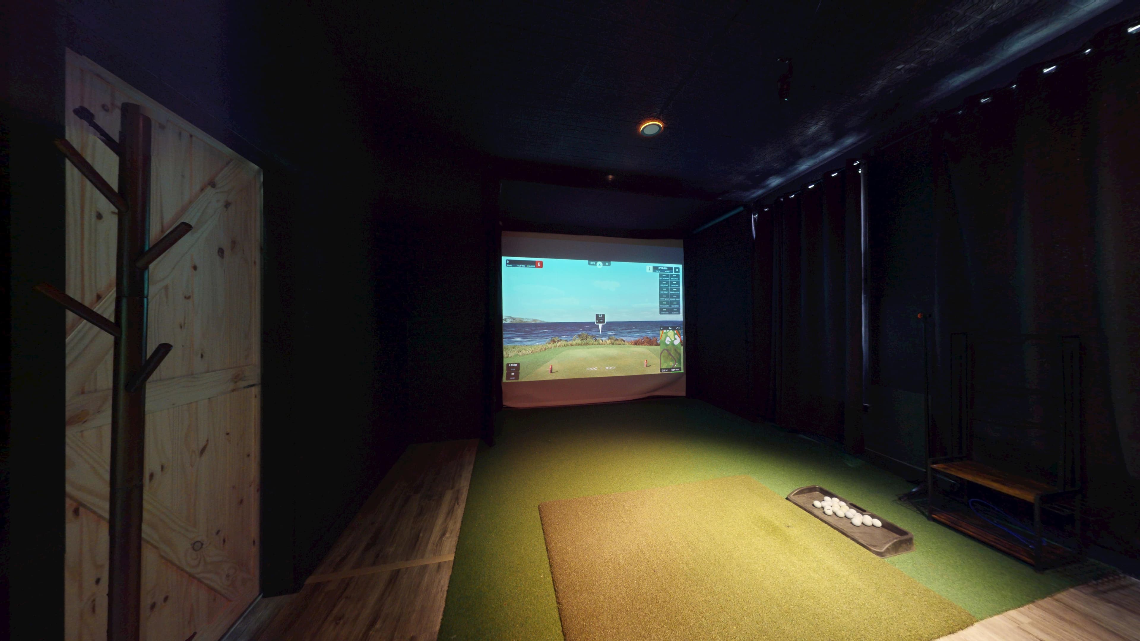 Club X Indoor Golf - Image 3