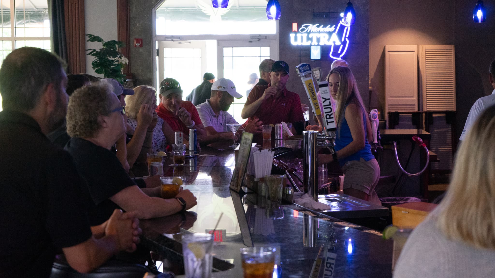 Diamond Hawk Golf Course & Pub "The Hawk" - Image 4