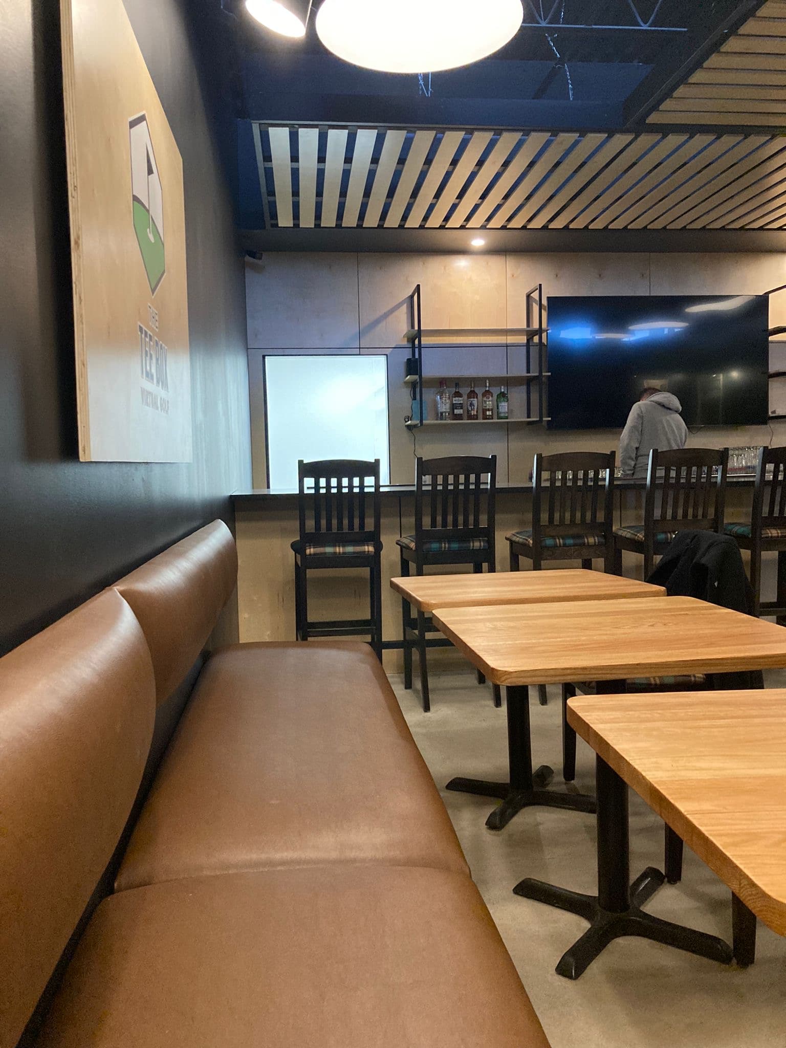 The Tee Box Virtual Golf - Image 1