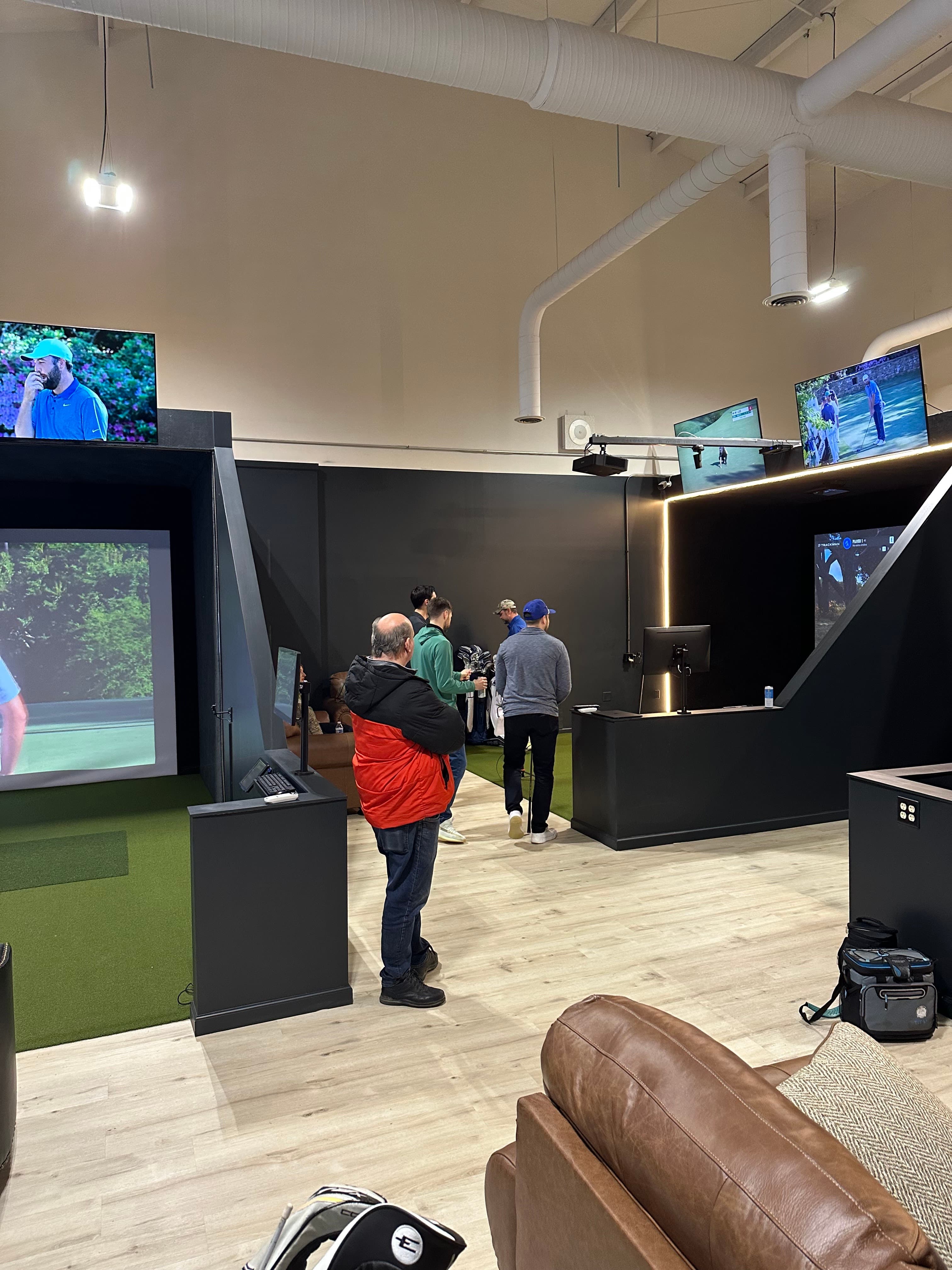 Ohio Golf Lounge - Image 1